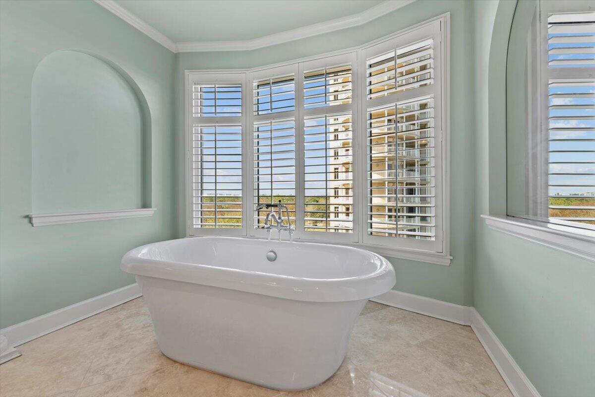 ONE WATER PLACE AT KELLY PLANTATION - Residential