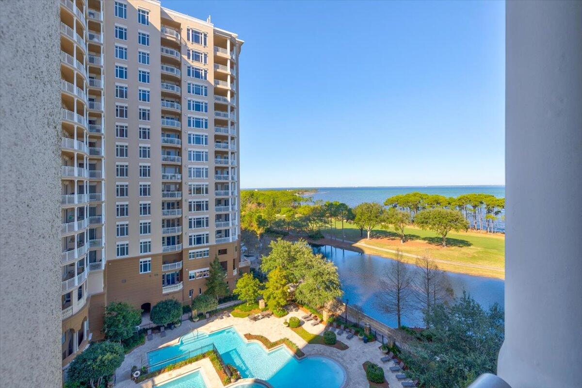 ONE WATER PLACE AT KELLY PLANTATION - Residential