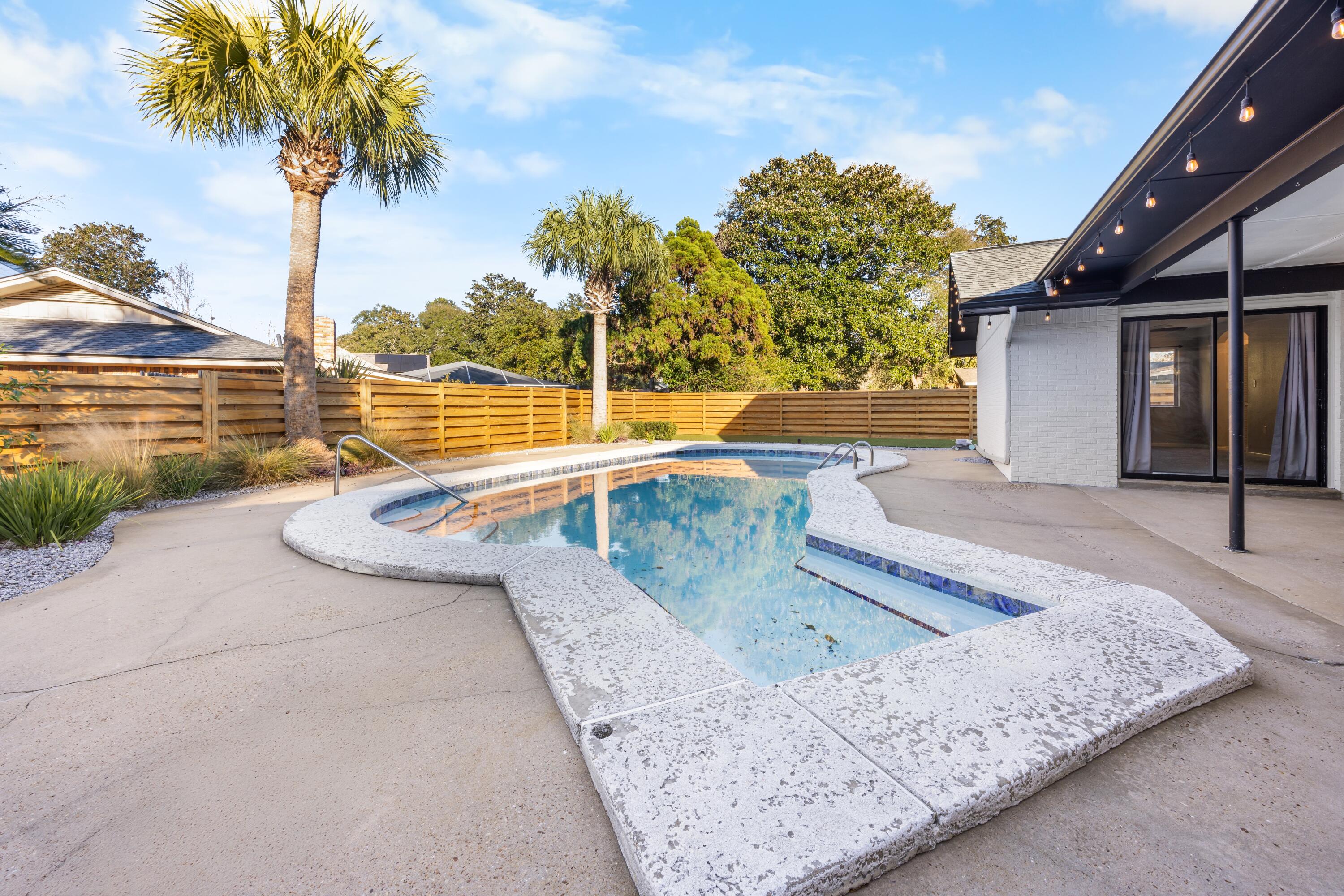 KENWOOD 2ND ADD - Residential