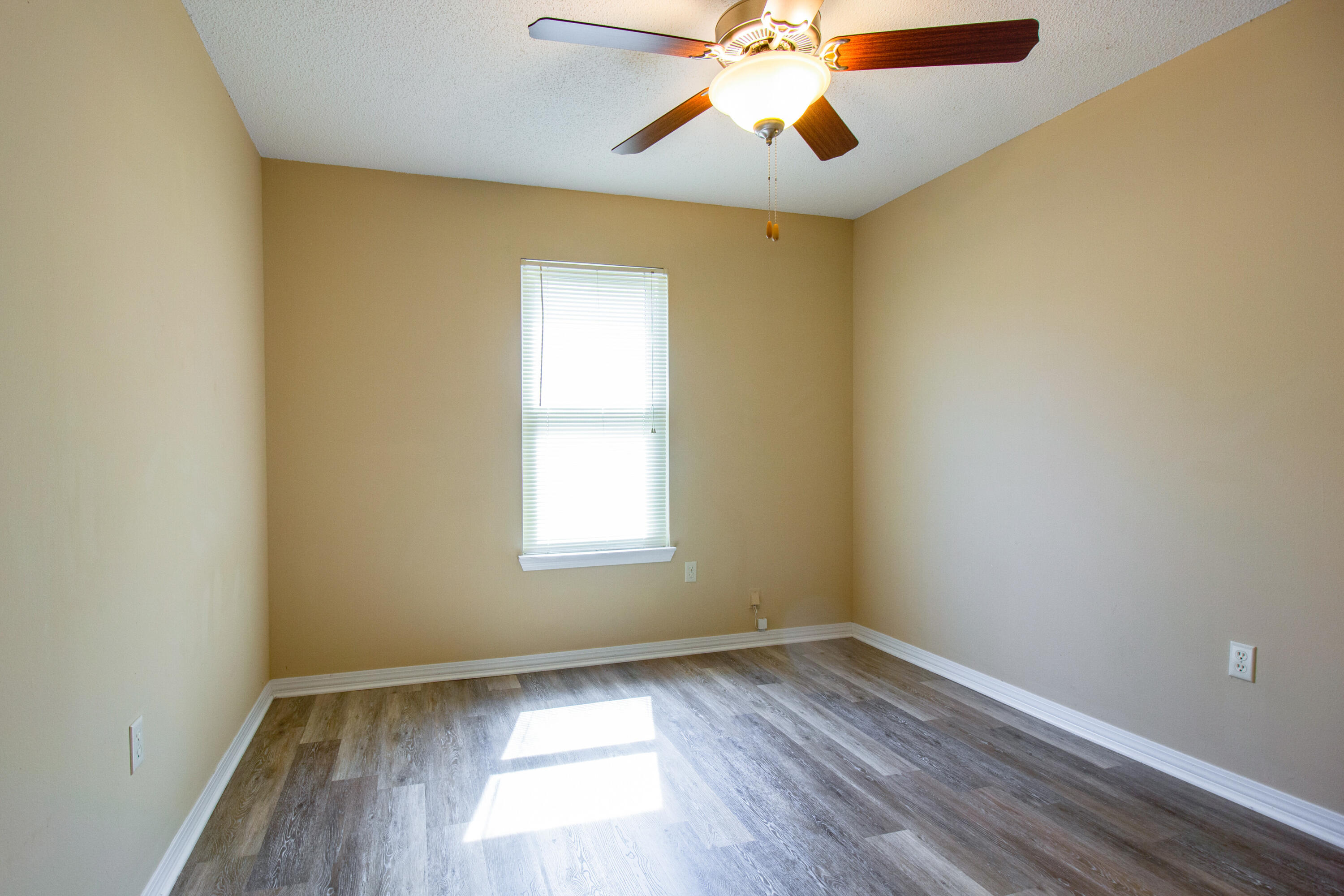 SUGAR CREEK S/D - Residential Lease