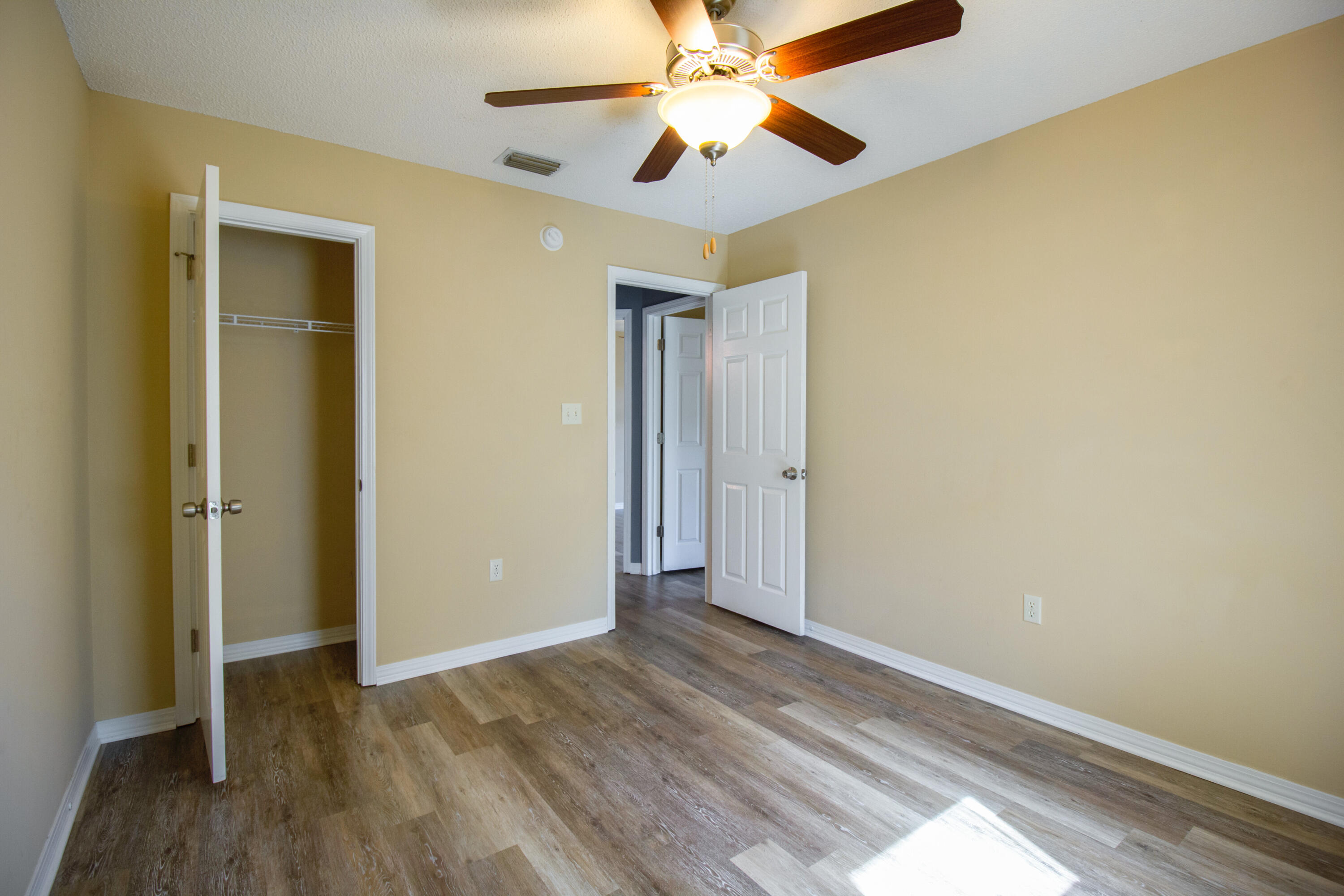 SUGAR CREEK S/D - Residential Lease