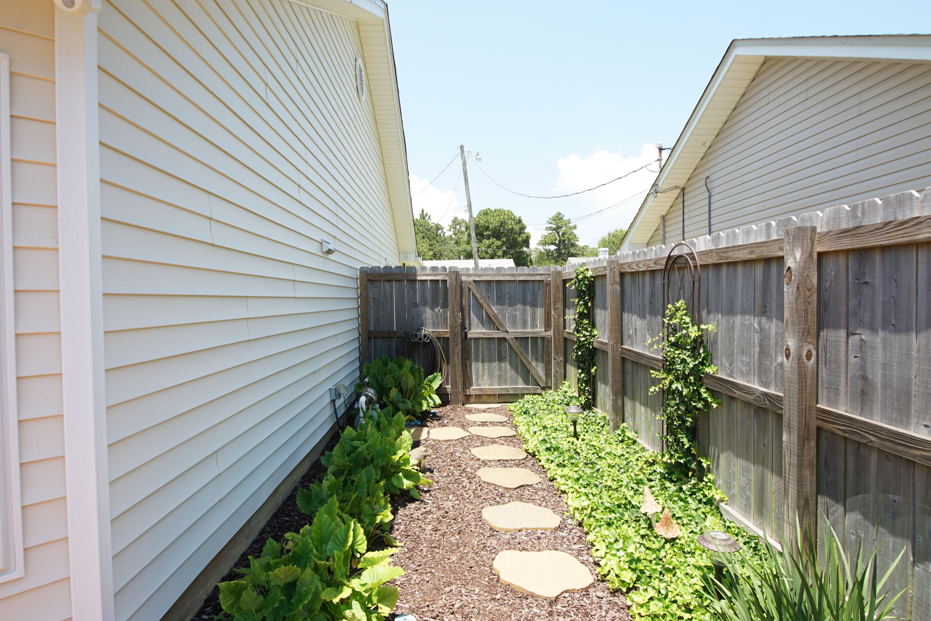 WYNNEHAVEN BEACH PATIO HOMES - Residential