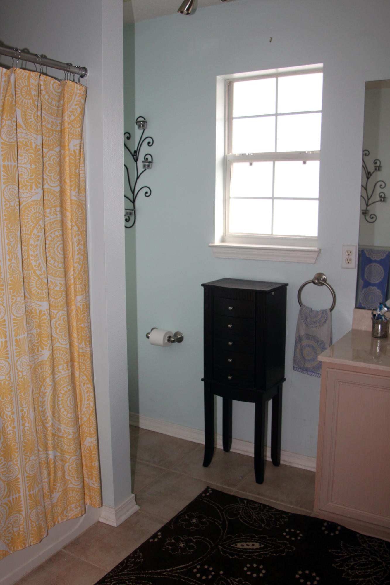 TWIN LAKES ESTATES - Residential