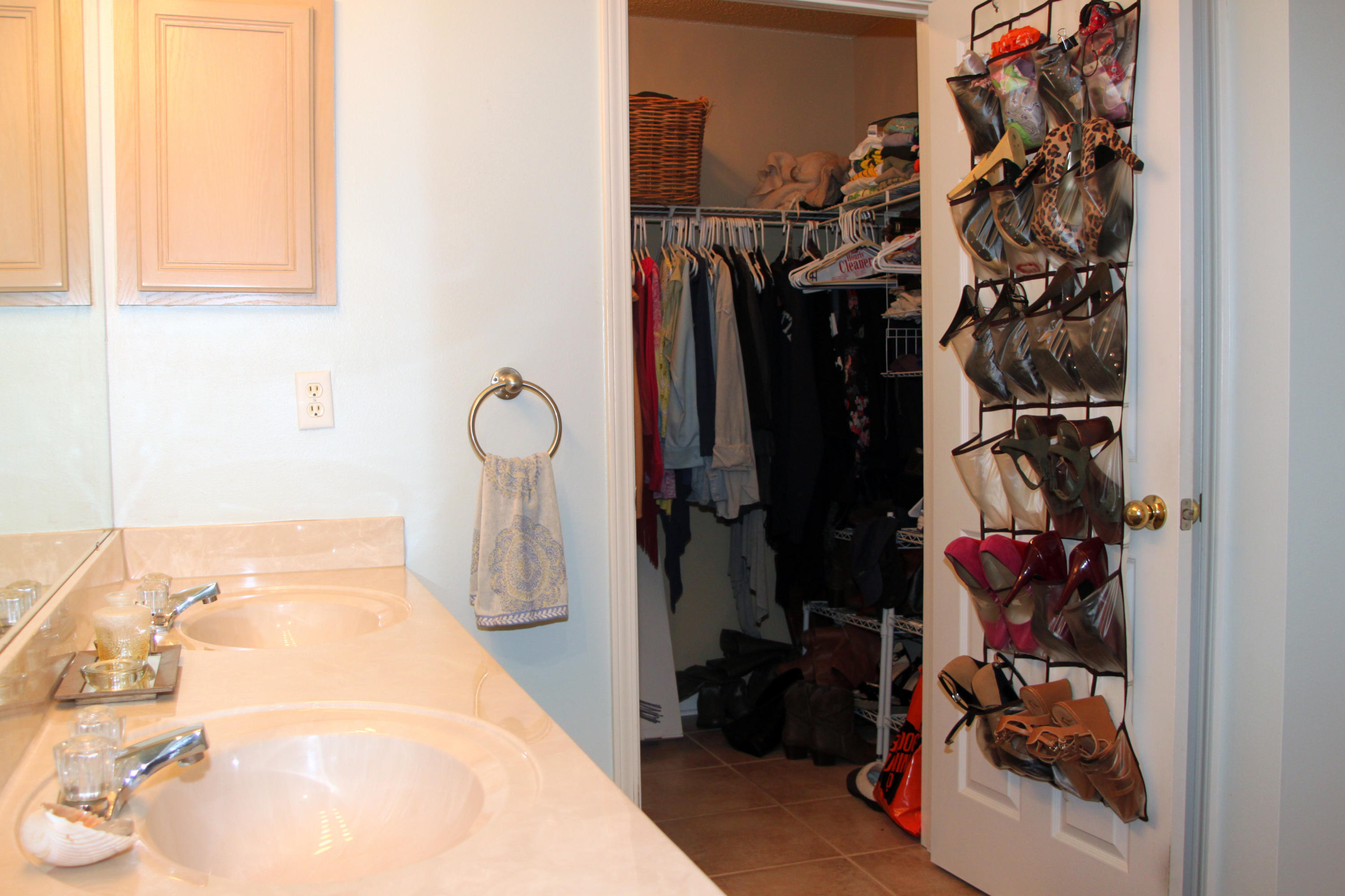 TWIN LAKES ESTATES - Residential