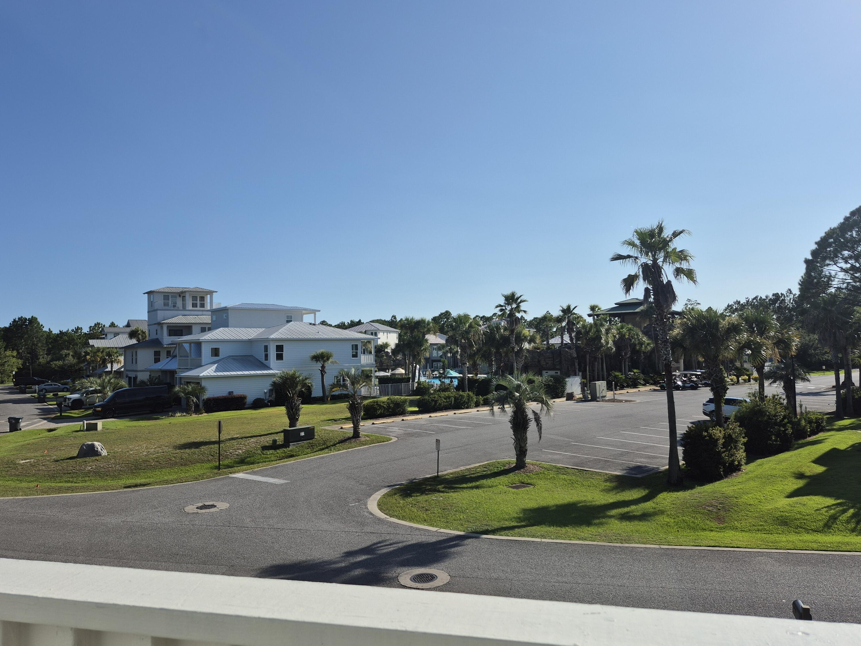 14 Breezeway Boulevard