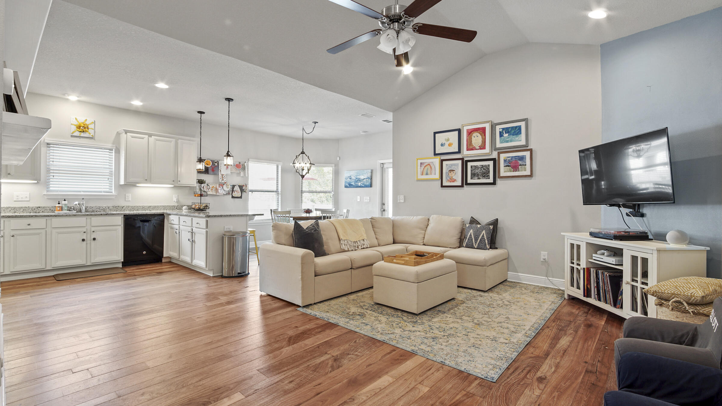 LAGRANGE LANDING - Residential