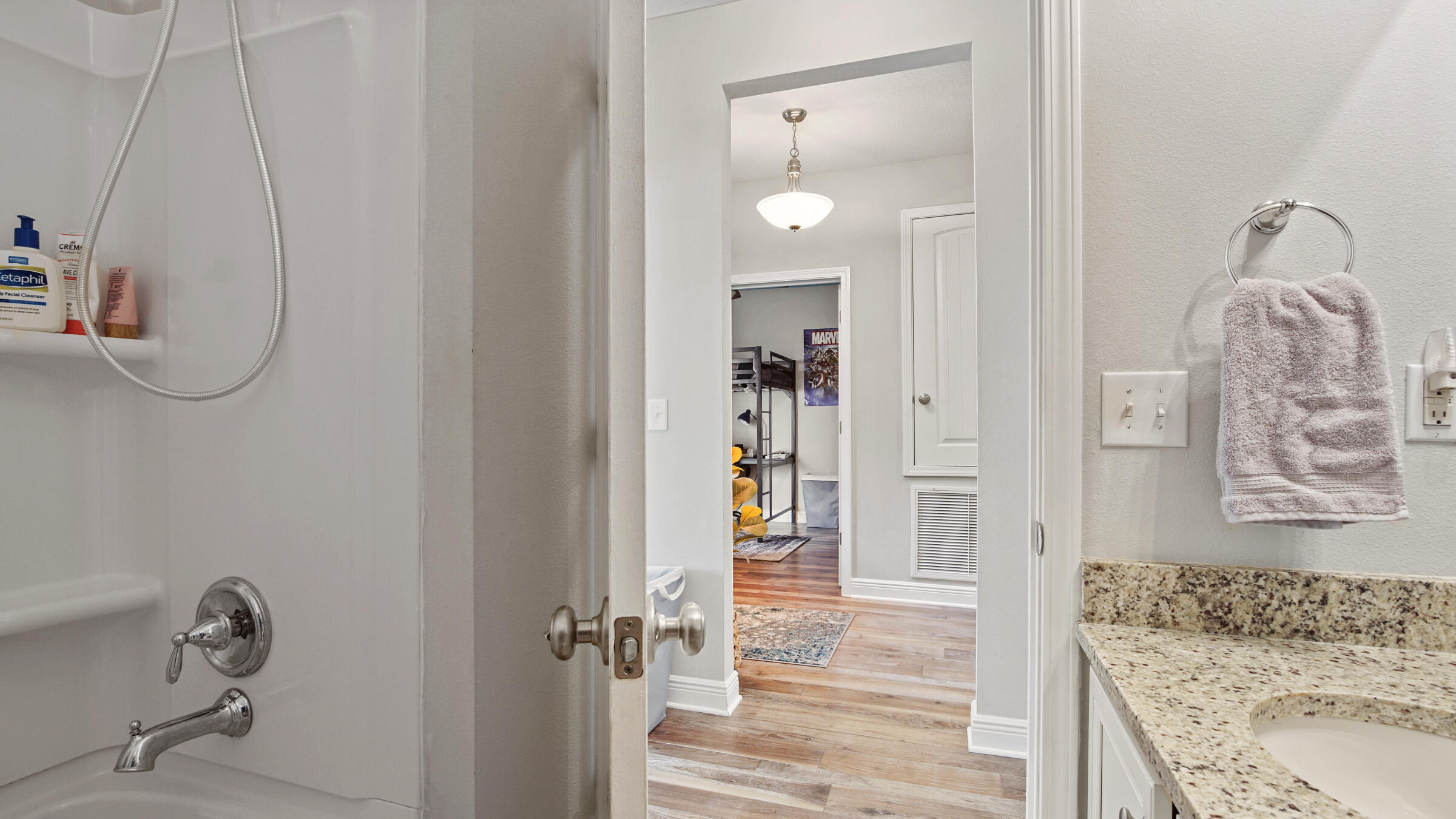 LAGRANGE LANDING - Residential