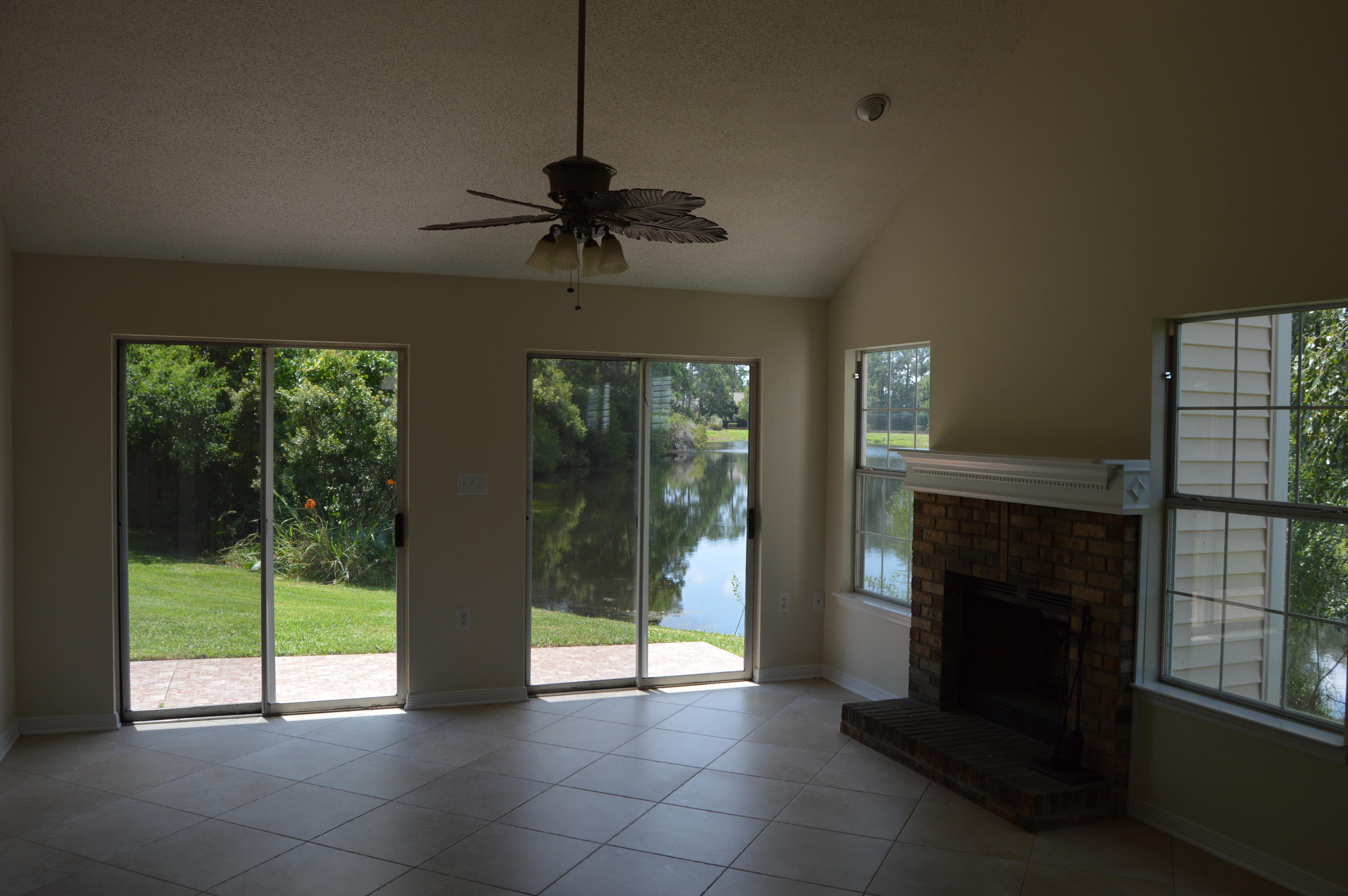 LAKE CHARLESTON - Residential