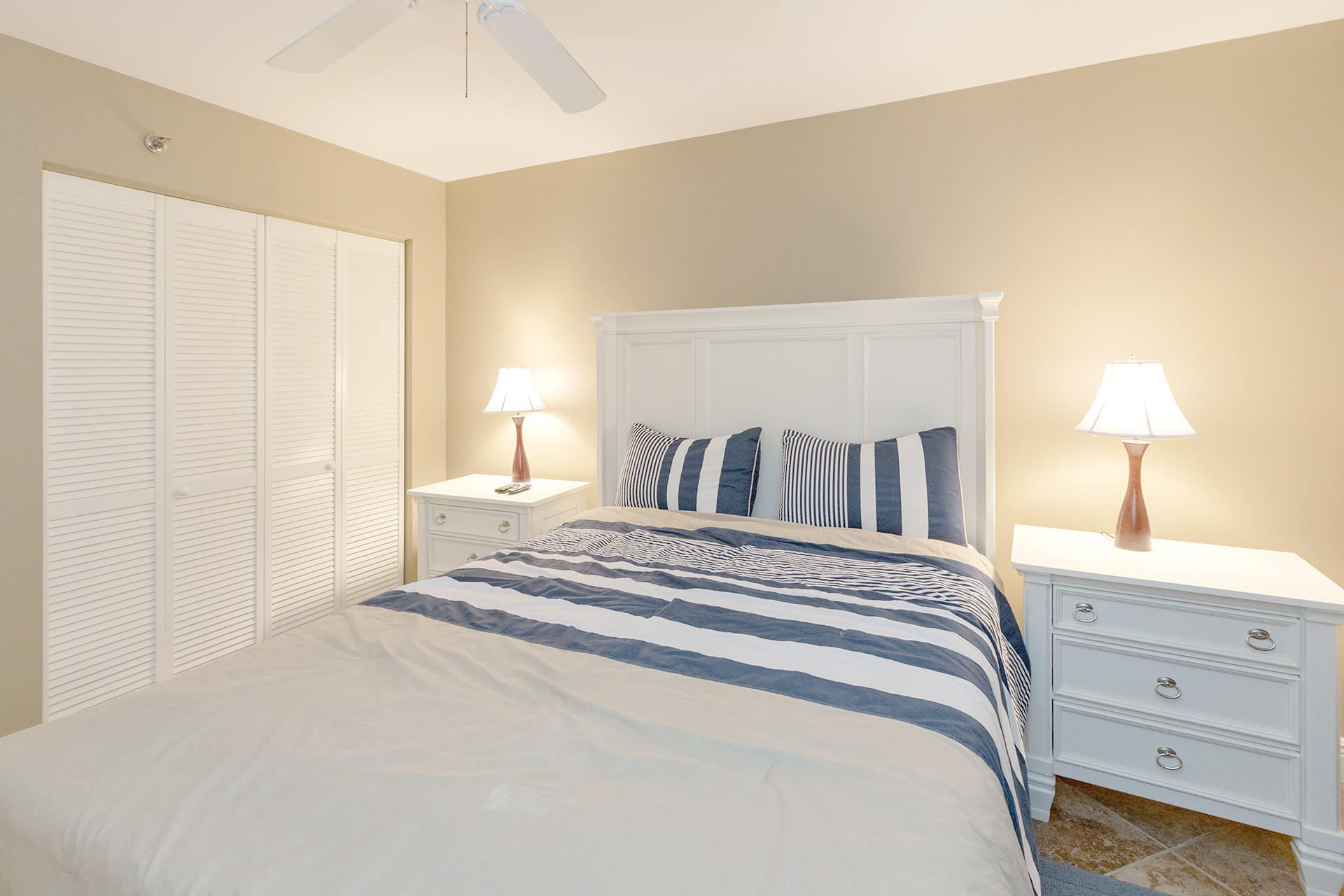 MAINSAIL CONDO PH 5 - Residential