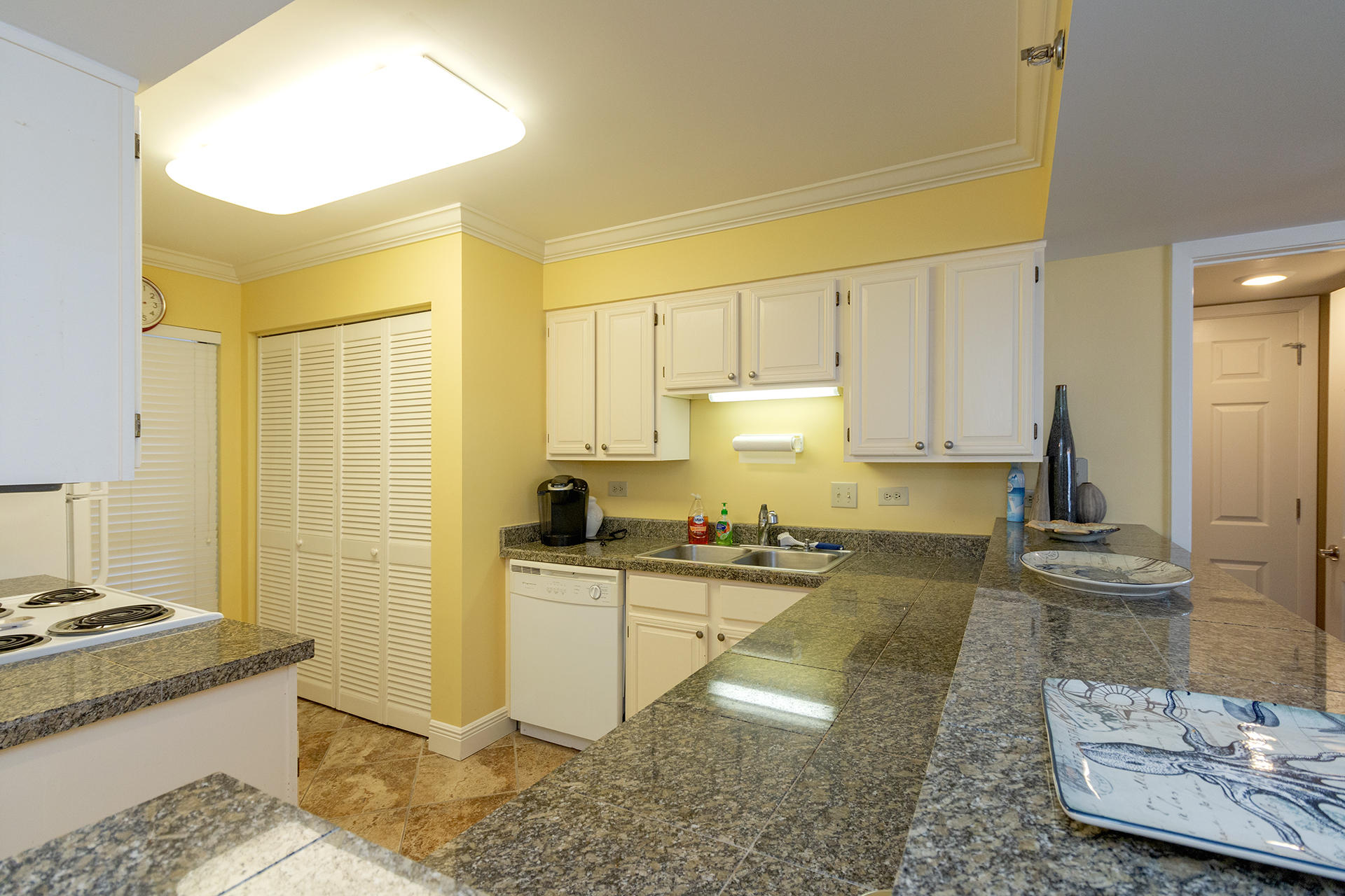 MAINSAIL CONDO PH 5 - Residential