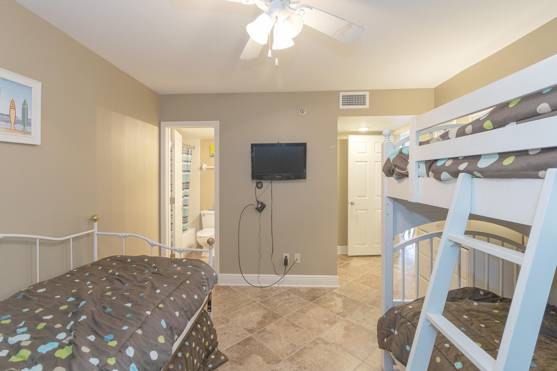 MAINSAIL CONDO PH 5 - Residential