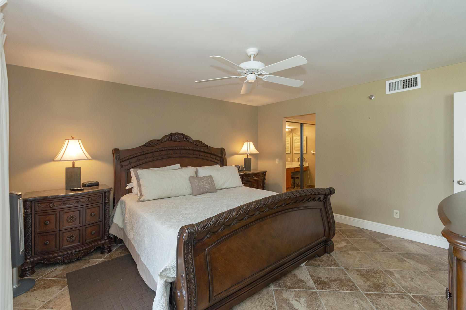 MAINSAIL CONDO PH 5 - Residential