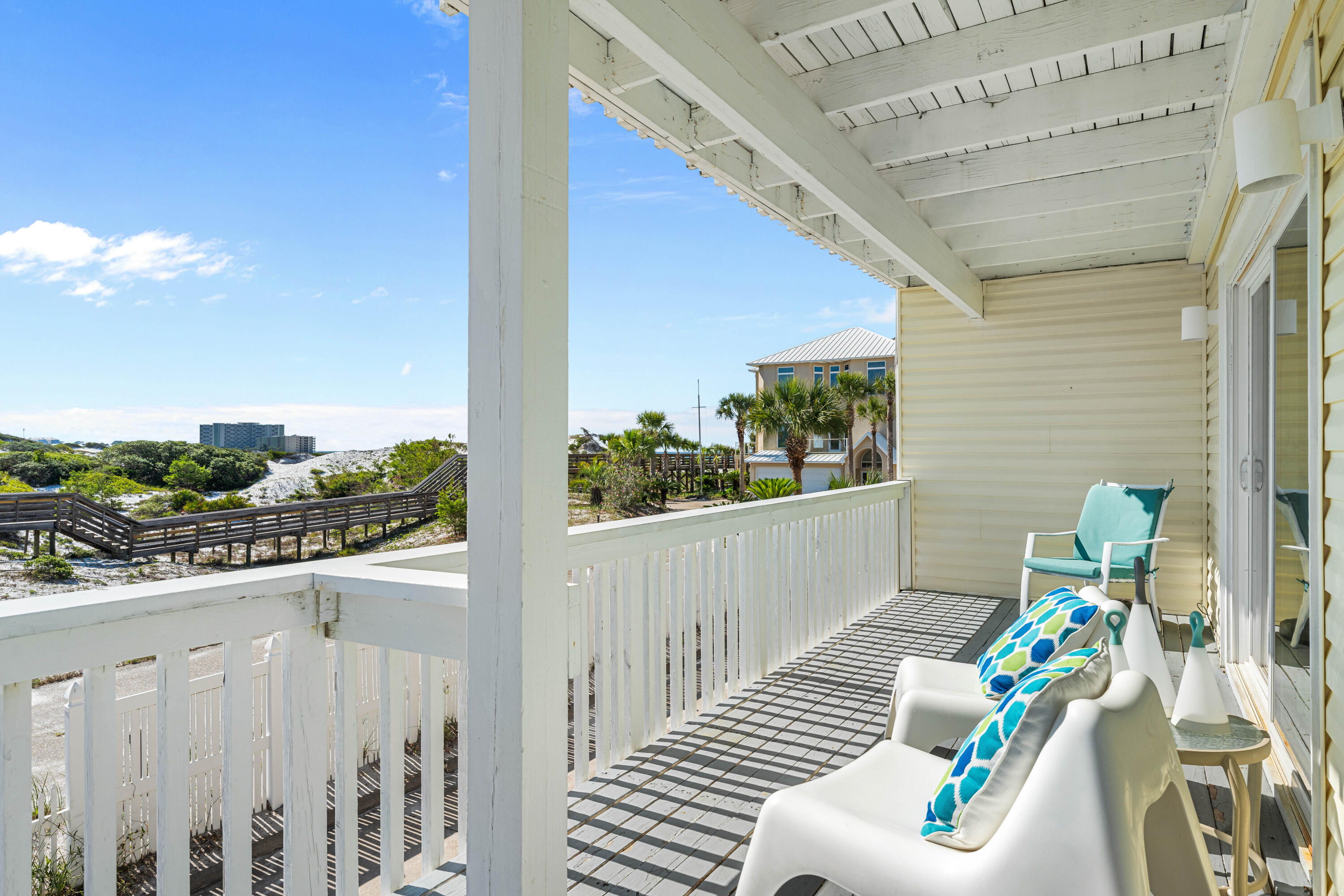 SHORELINE T/H - Residential