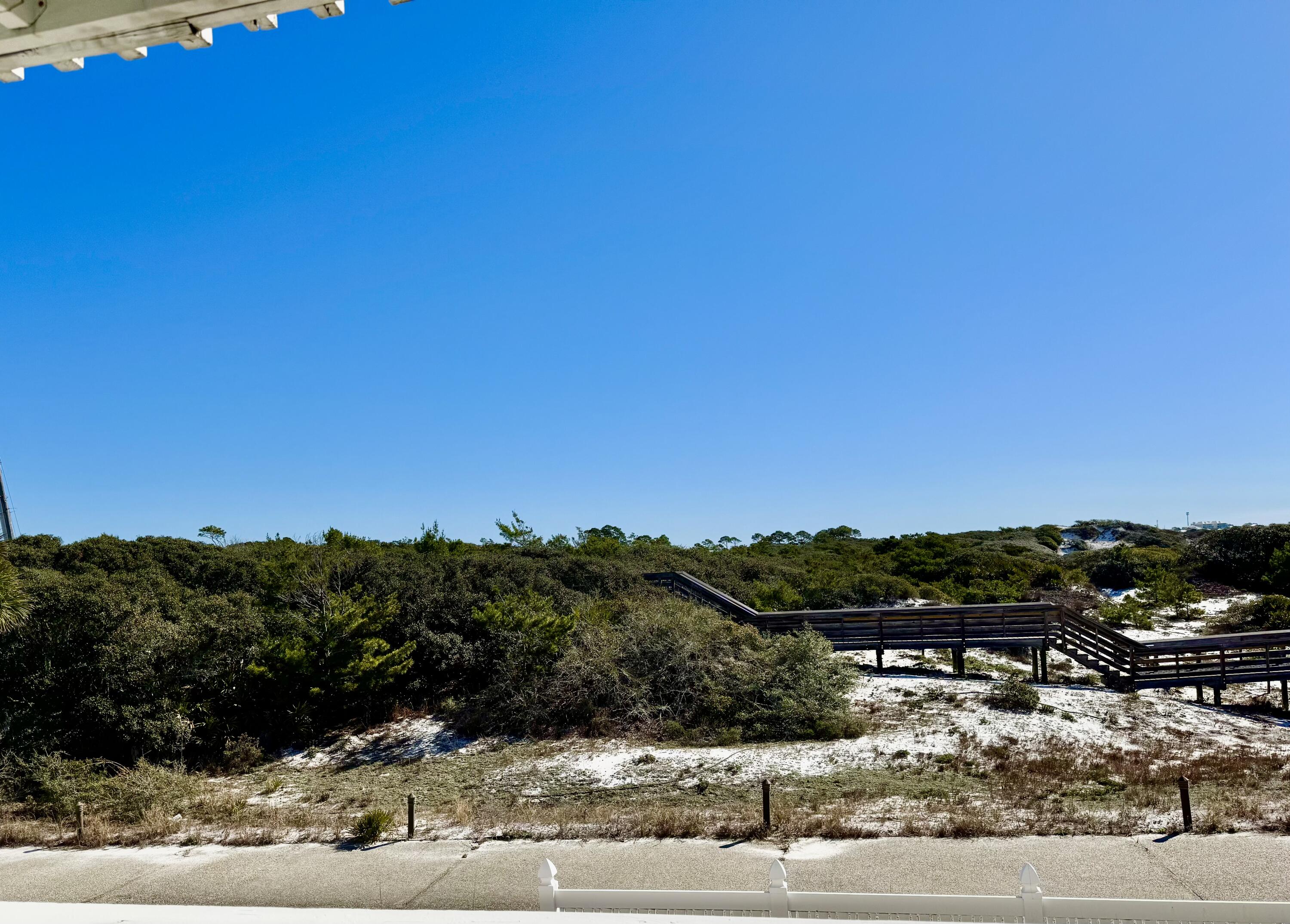 SHORELINE T/H - Residential