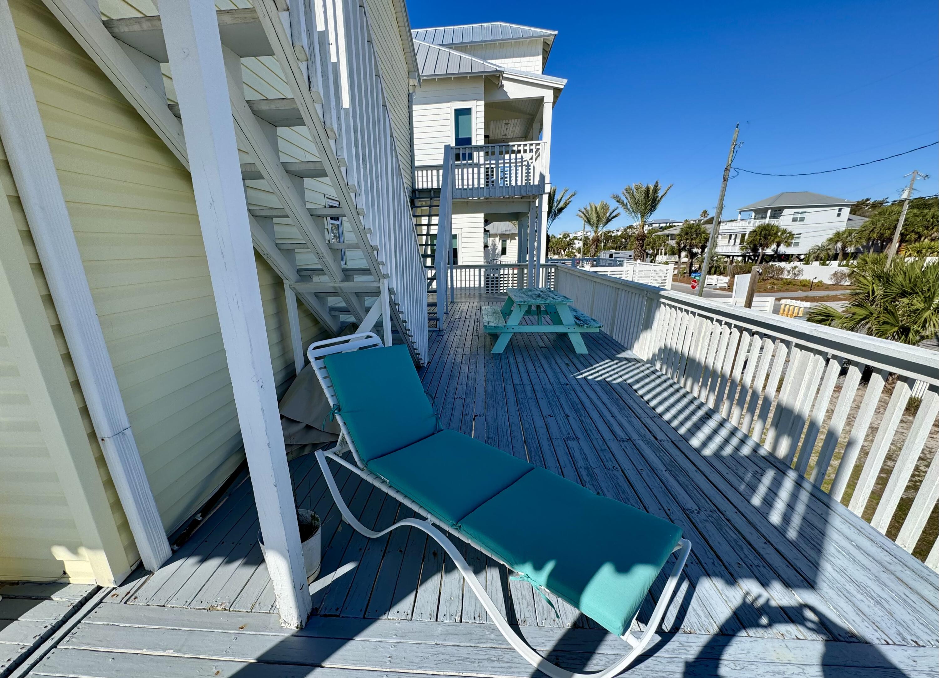 SHORELINE T/H - Residential