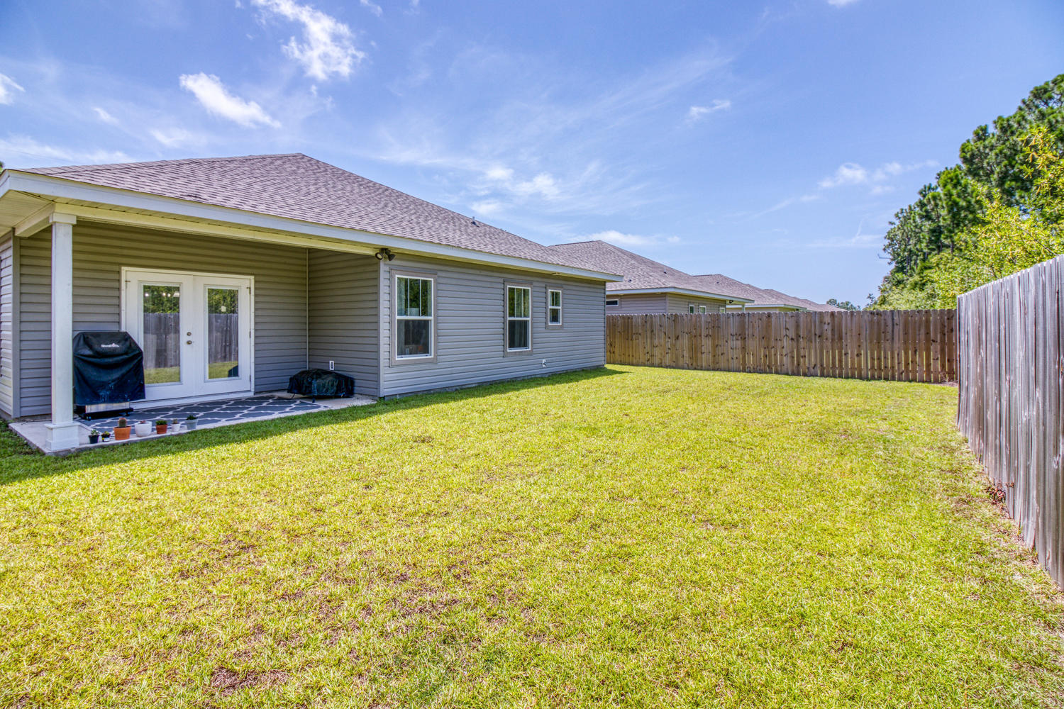 CRESCENT SHORES - Residential