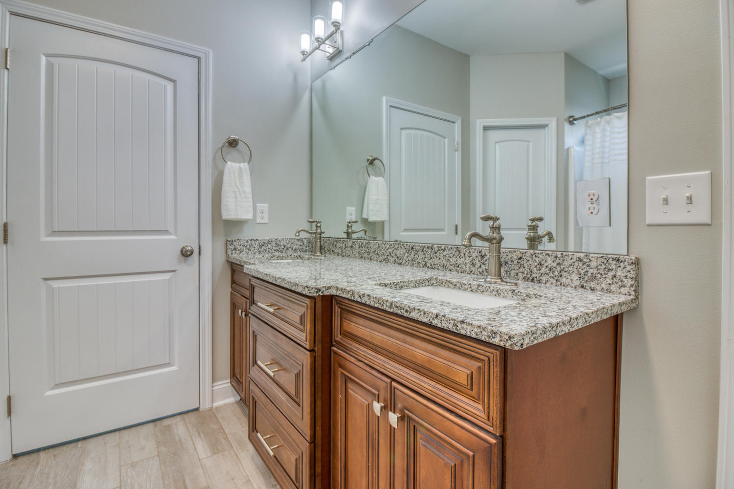 CRESCENT SHORES - Residential