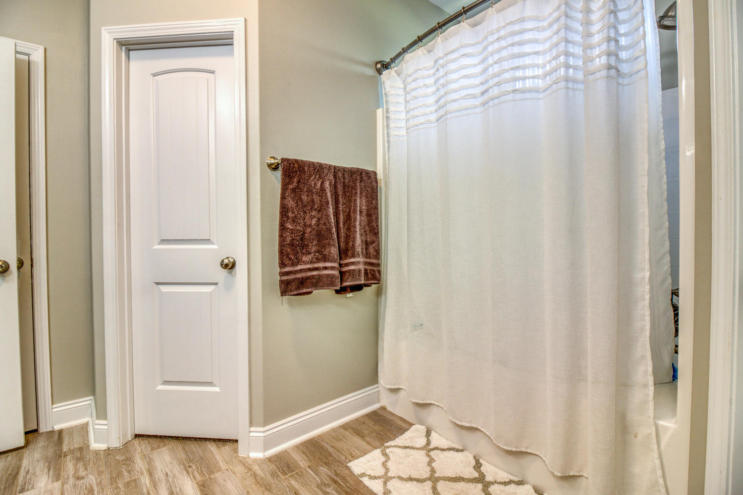 CRESCENT SHORES - Residential