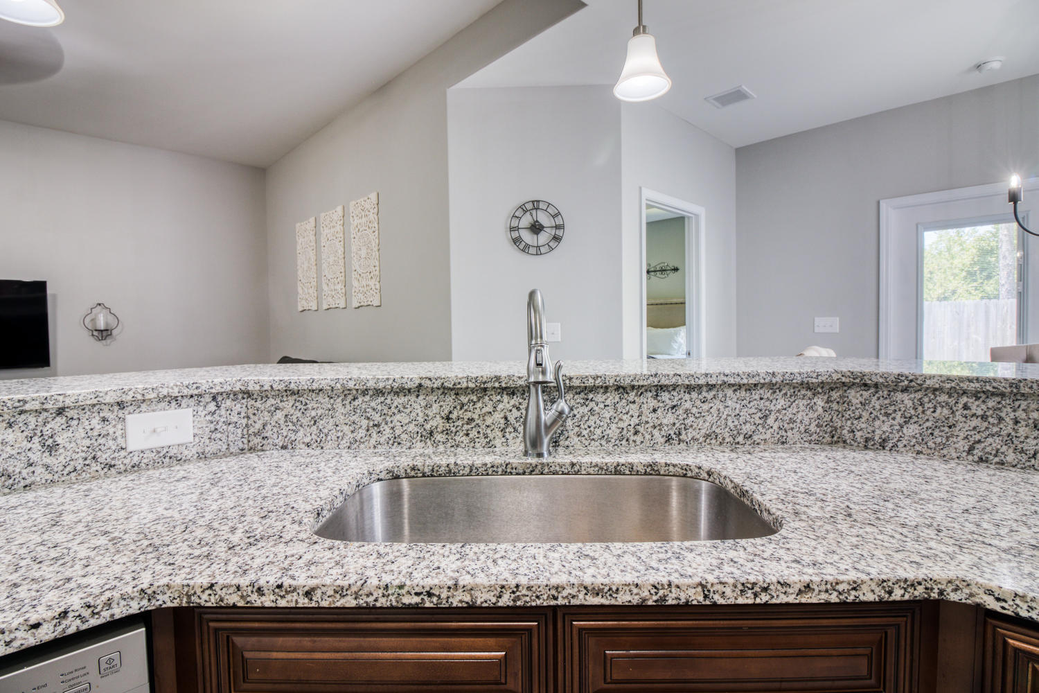 CRESCENT SHORES - Residential