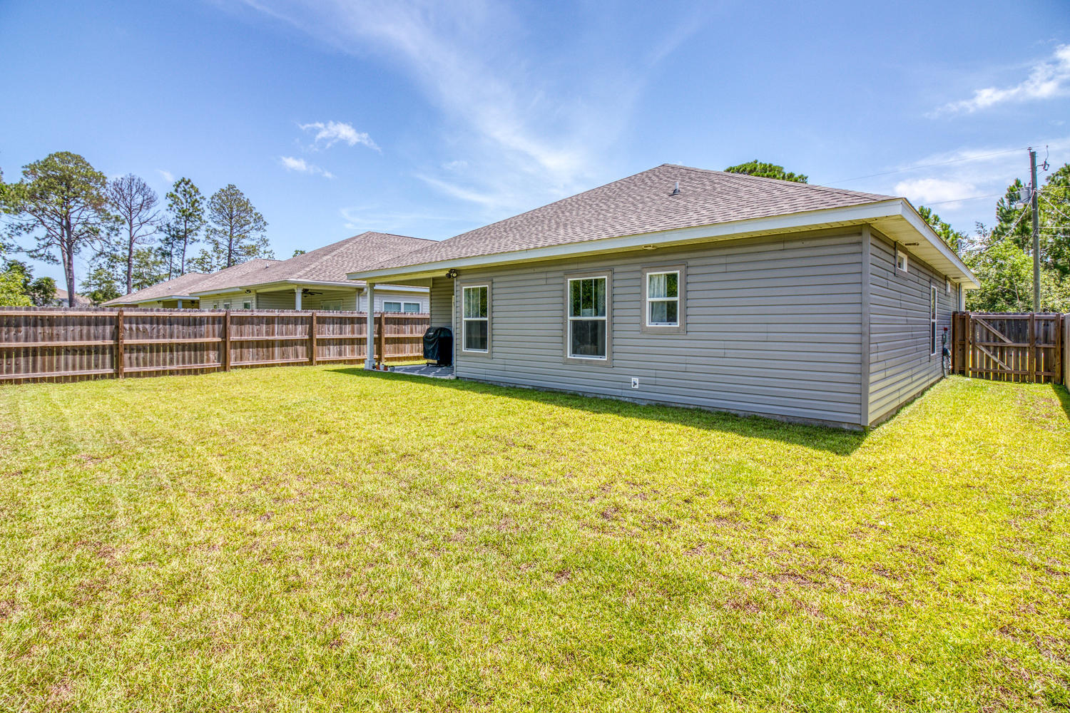 CRESCENT SHORES - Residential