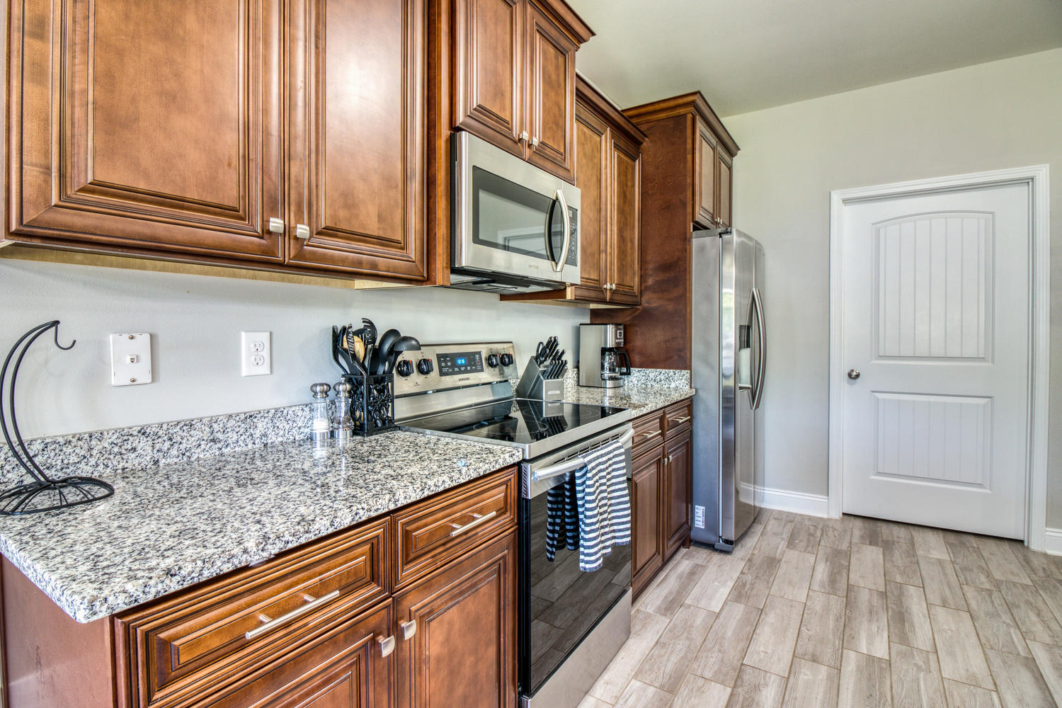 CRESCENT SHORES - Residential