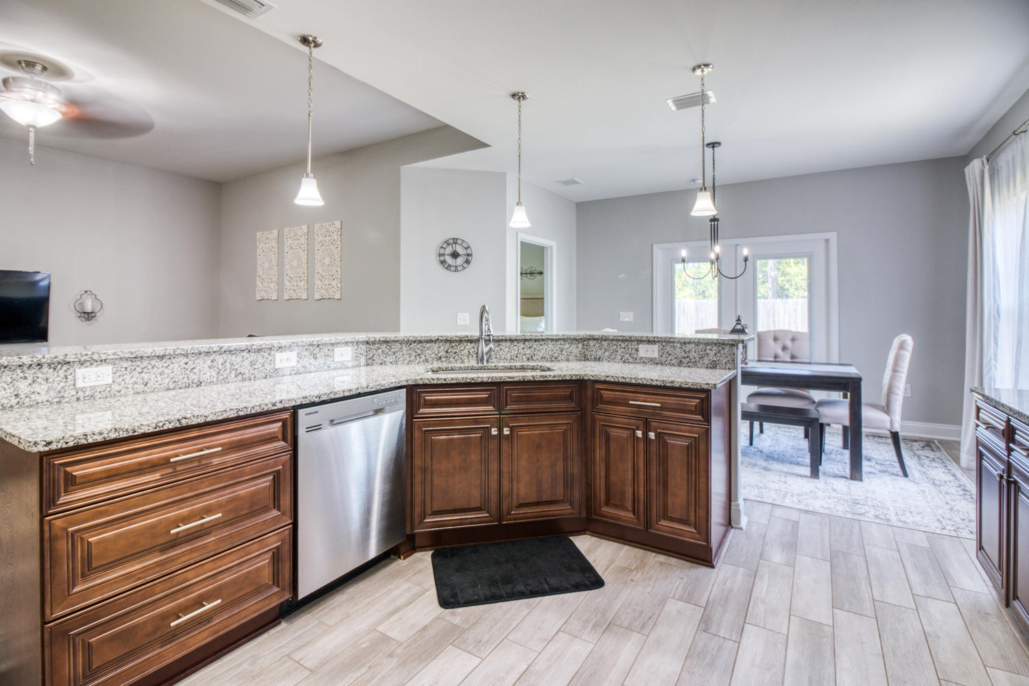 CRESCENT SHORES - Residential