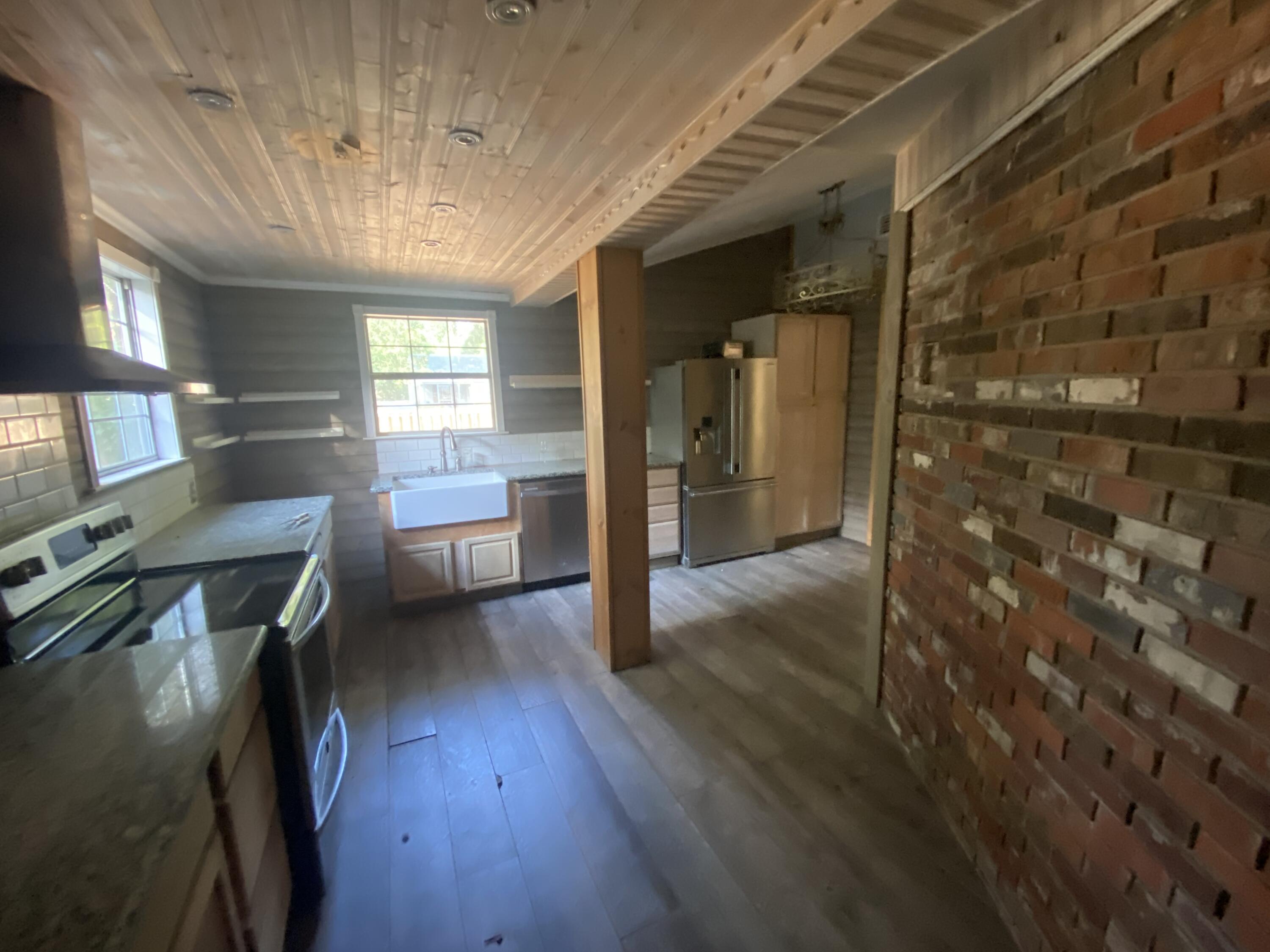 NO RECORDED SUBDIVISION - Residential