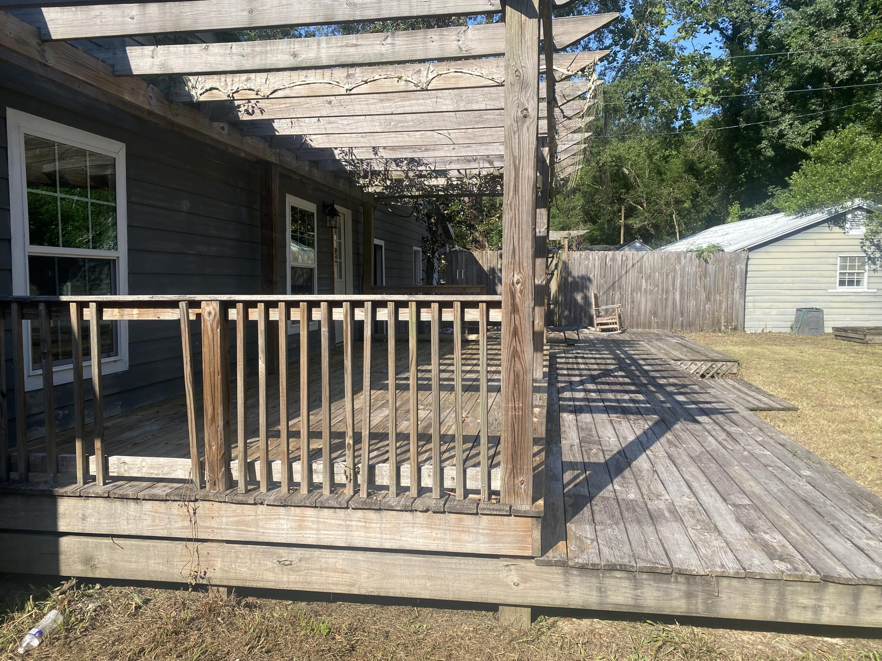 NO RECORDED SUBDIVISION - Residential