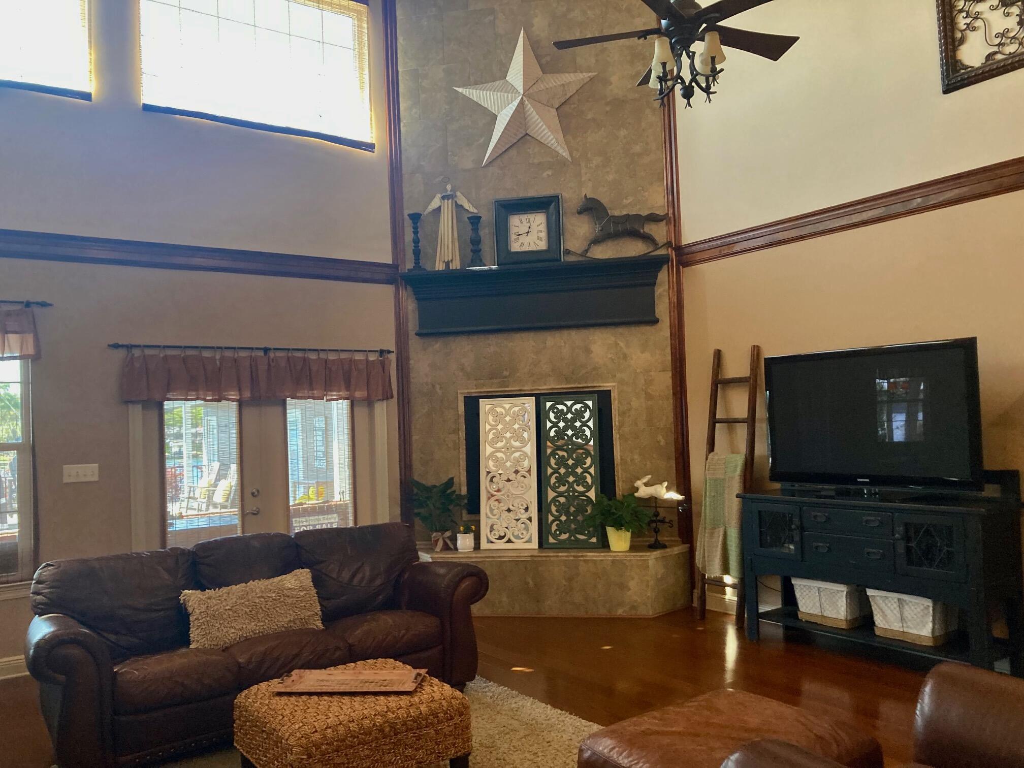 BELLA VISTA - Residential