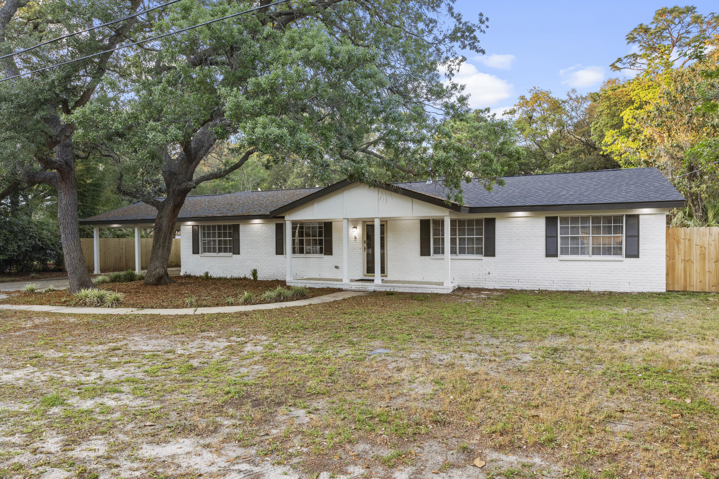 BAYOU POQUITO - Residential