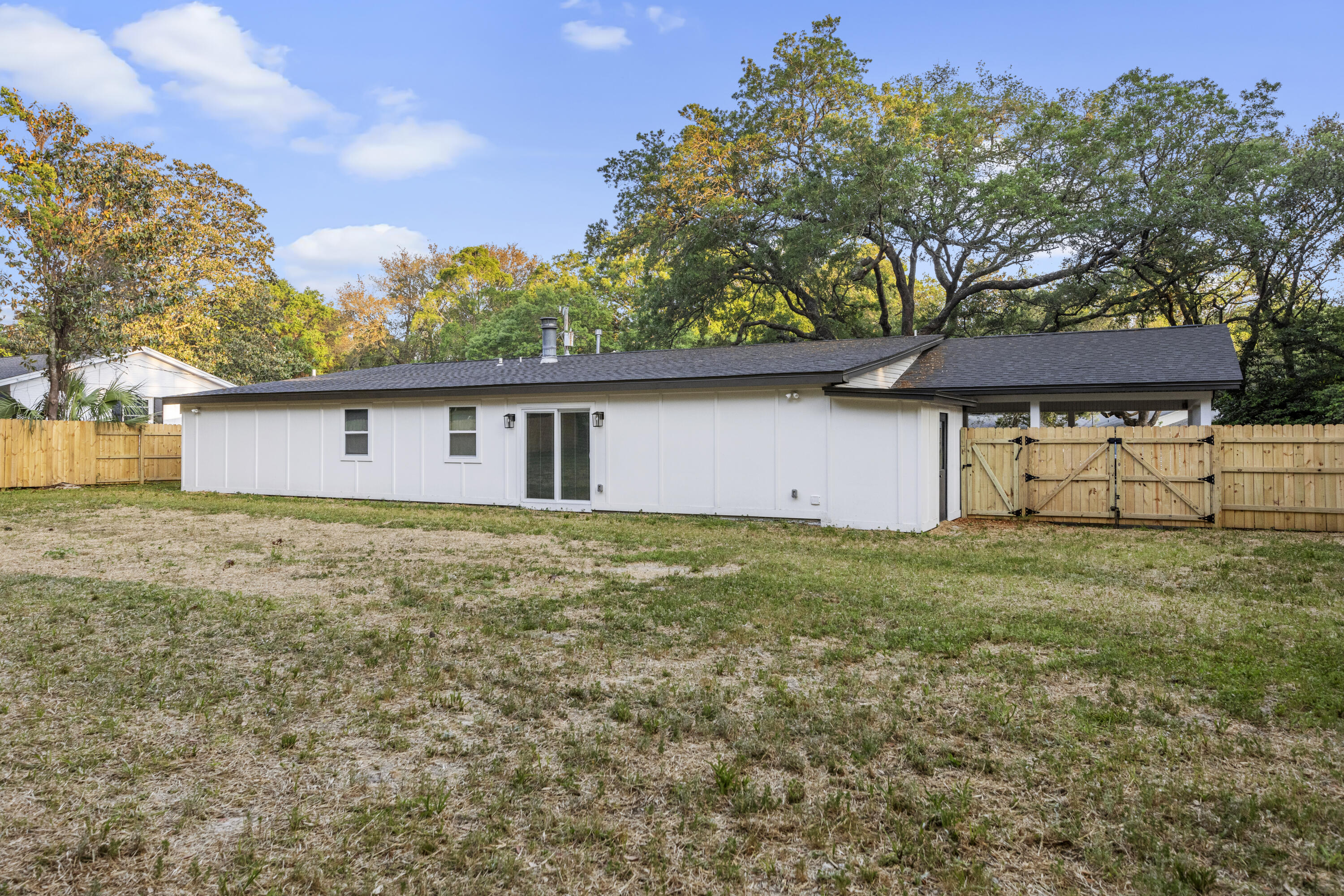 BAYOU POQUITO - Residential