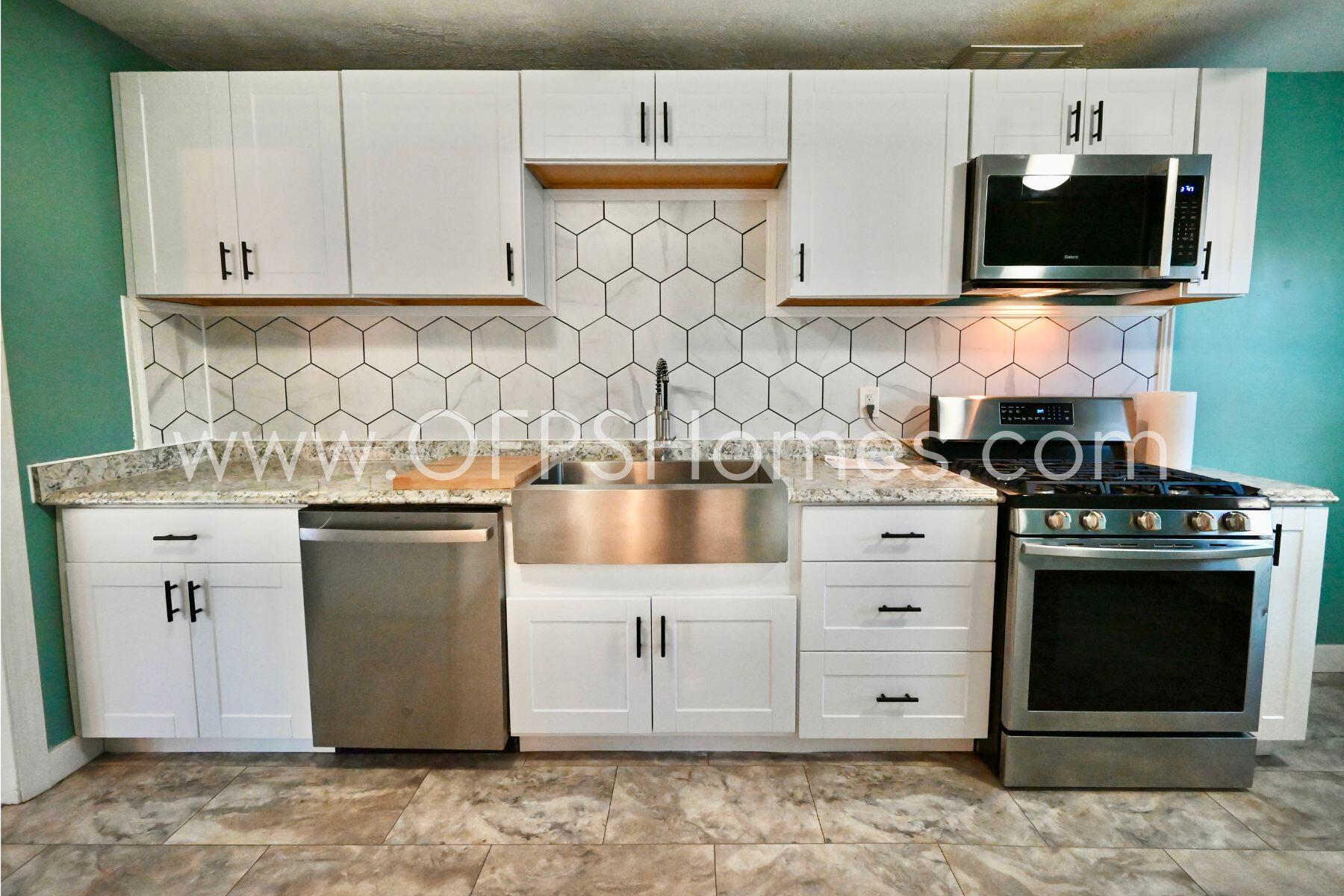 ELLIOTTS POINT - Residential Lease