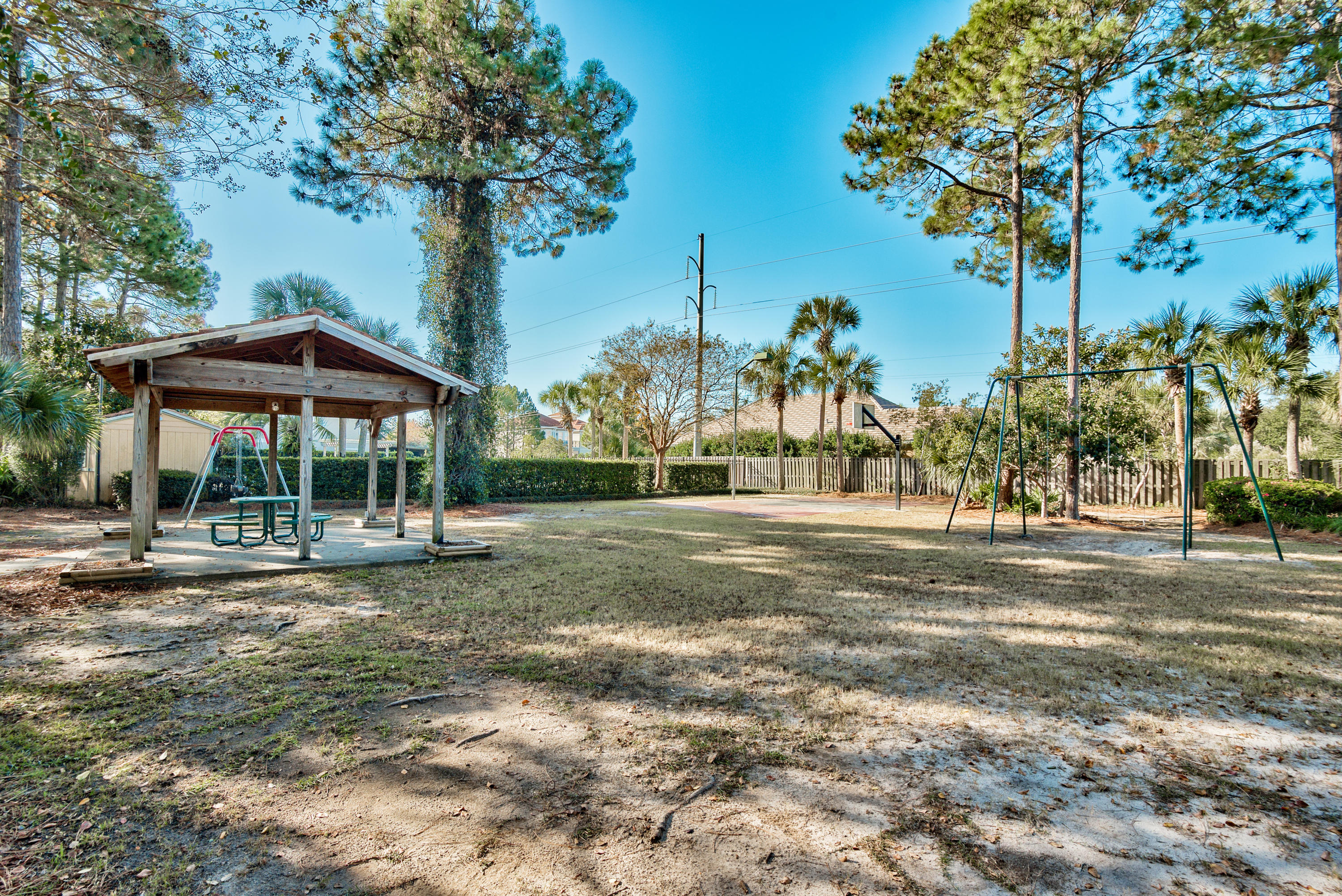 EMERALD LAKES PH 1 - Residential