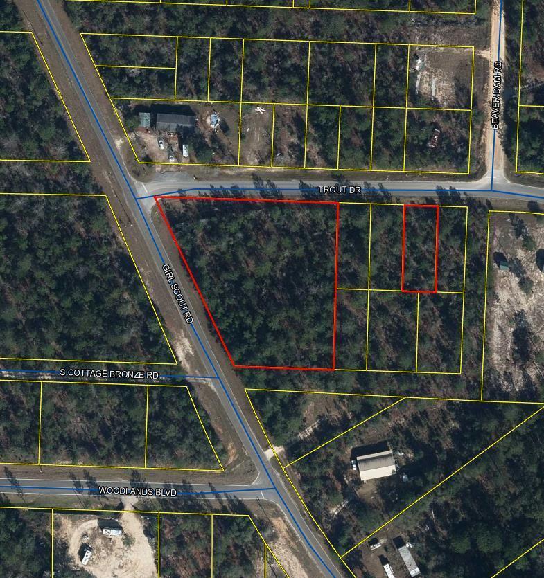 Great investment opportunity! Enough space for a mobile home or a small home.