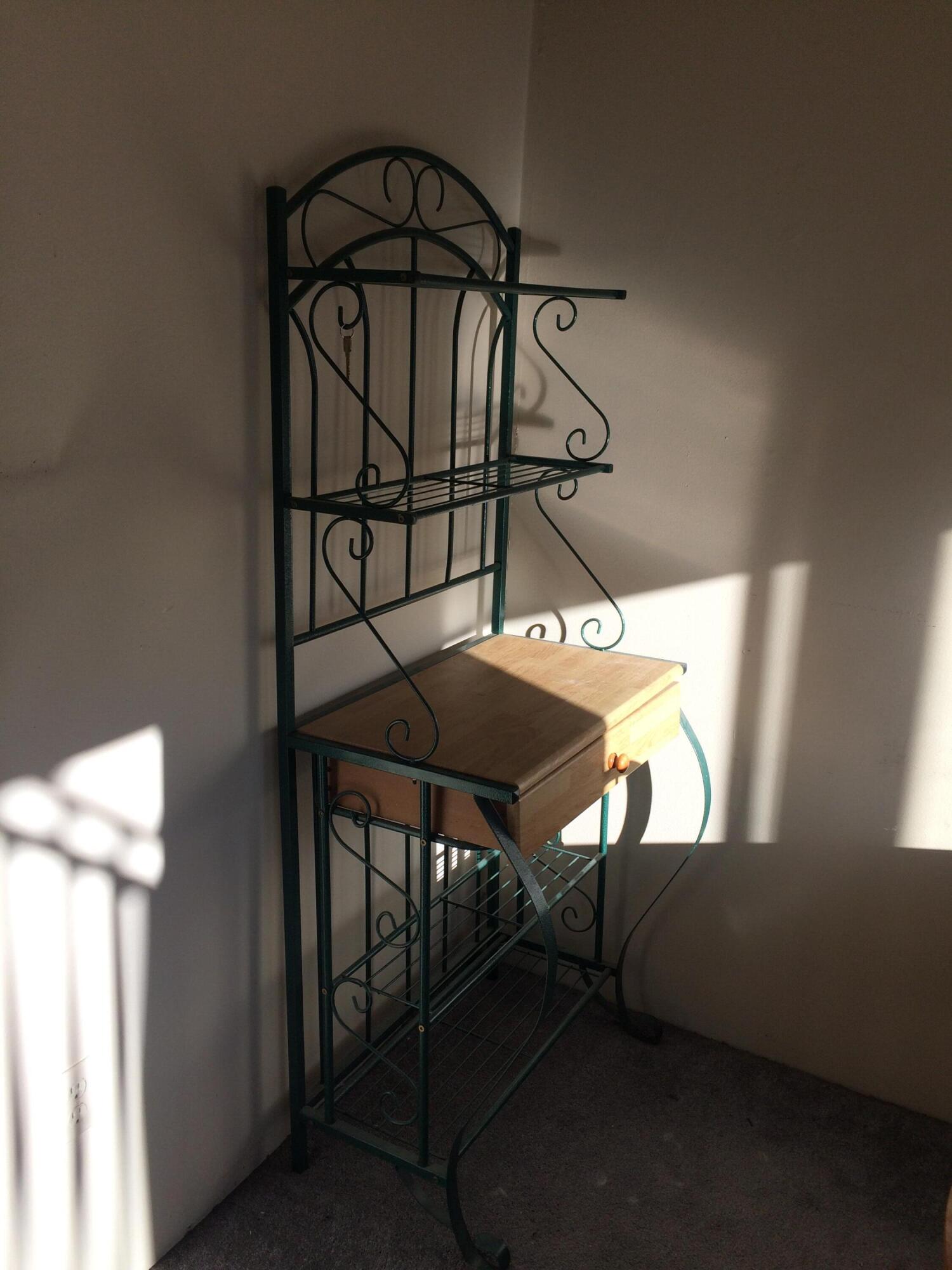 COLLEGE PARK CONDOMINIUMS - Residential Lease