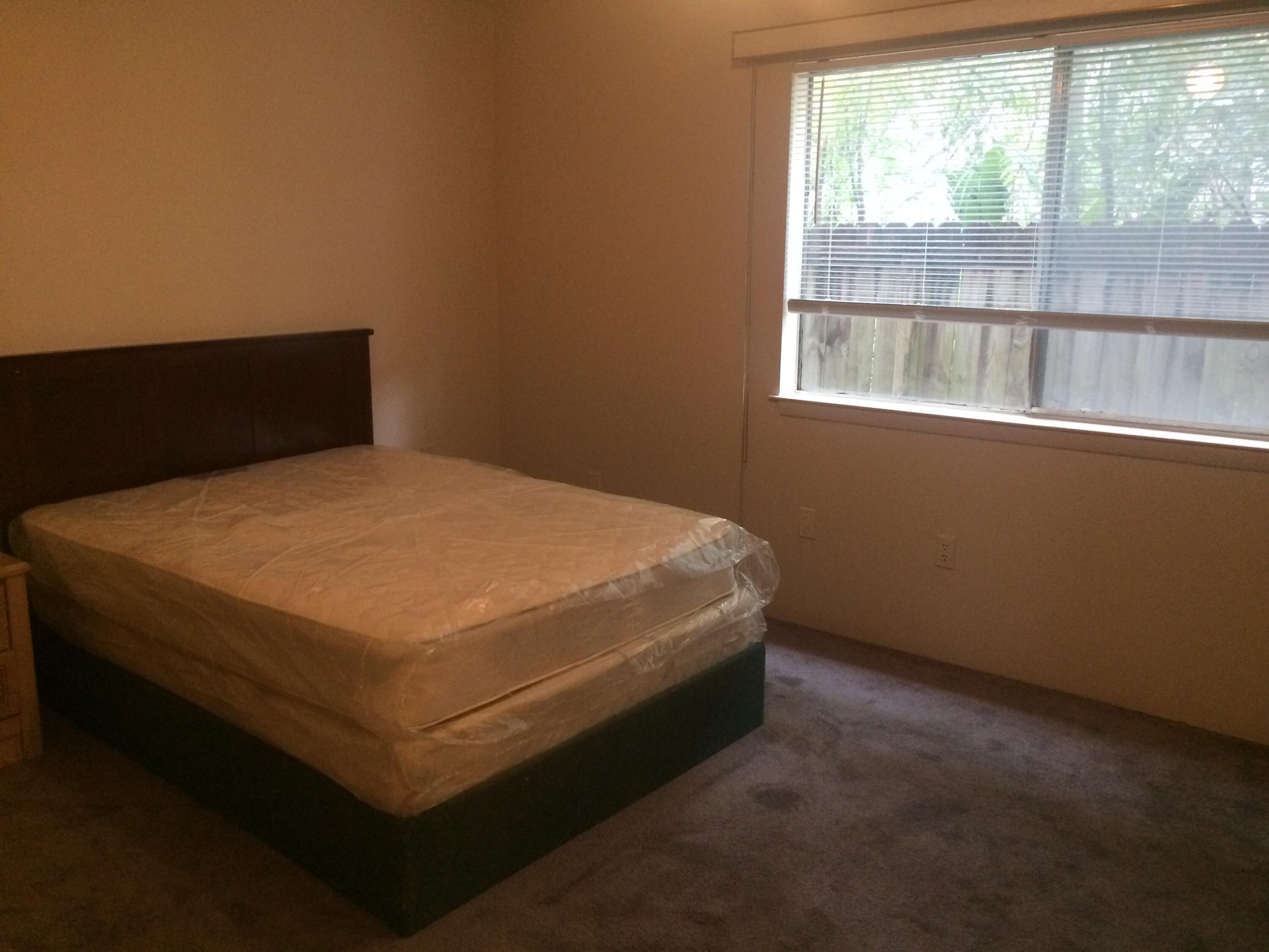 COLLEGE PARK CONDOMINIUMS - Residential Lease