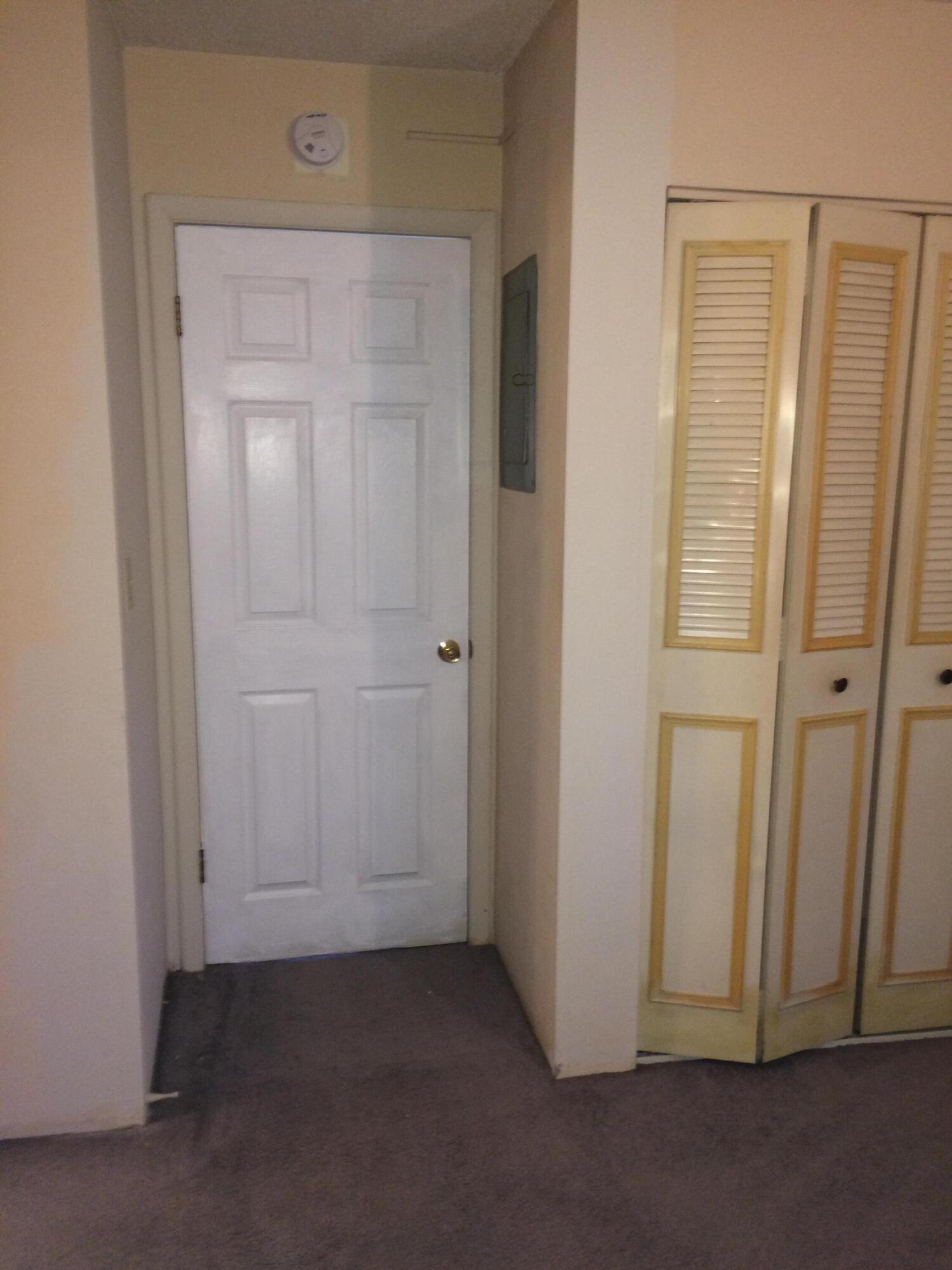 COLLEGE PARK CONDOMINIUMS - Residential Lease