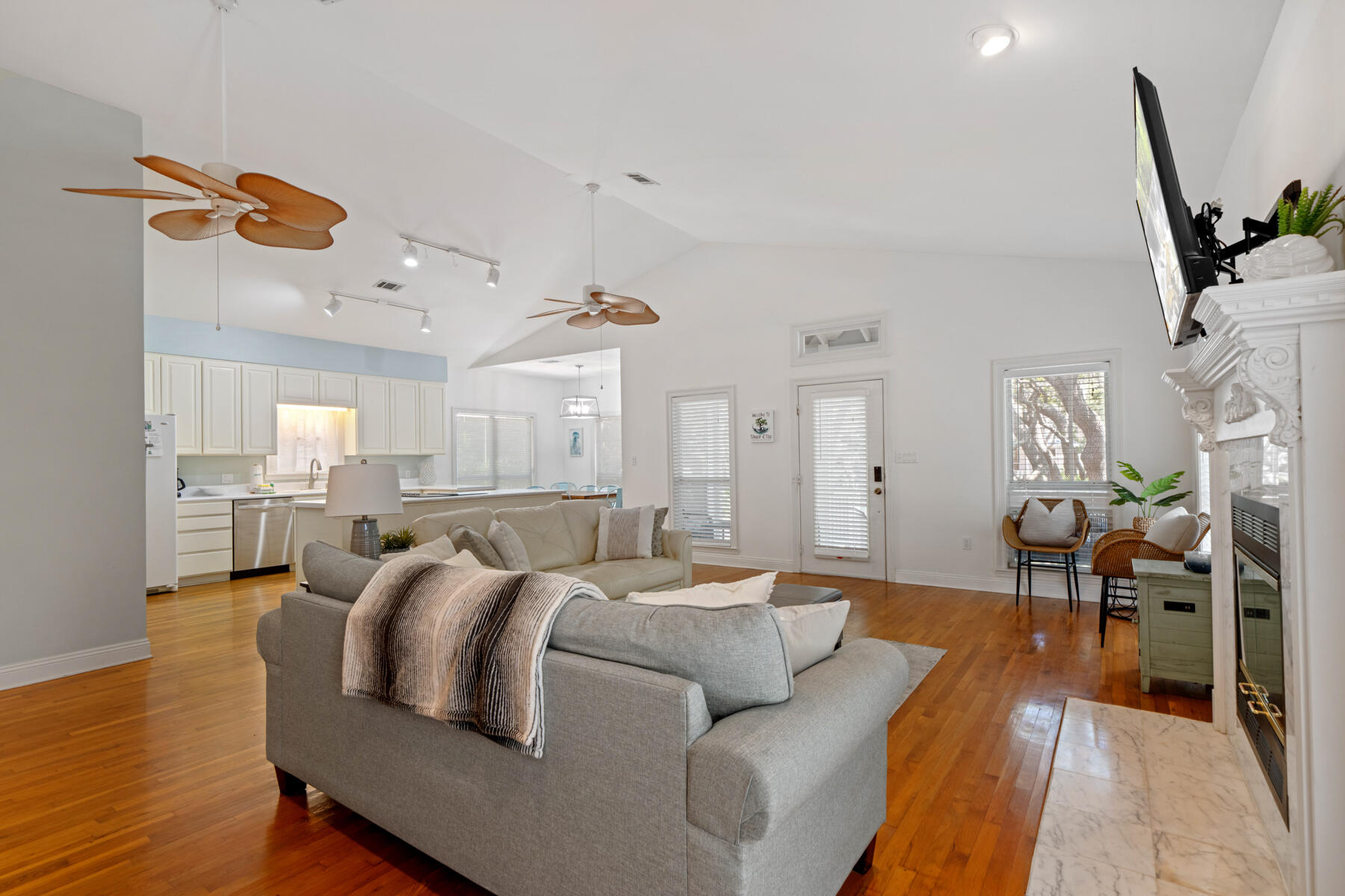 KOKOMO KOVE - Residential