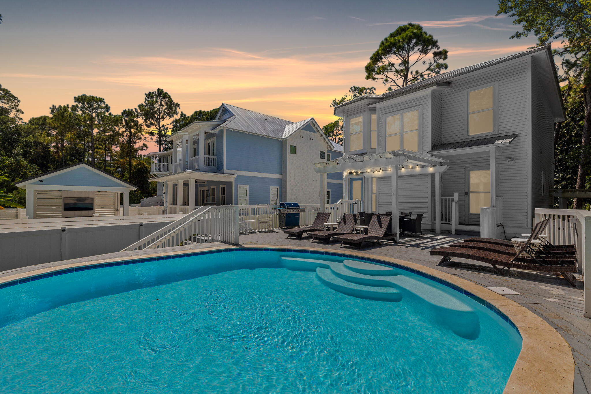 GULF SHORE MANOR - Residential