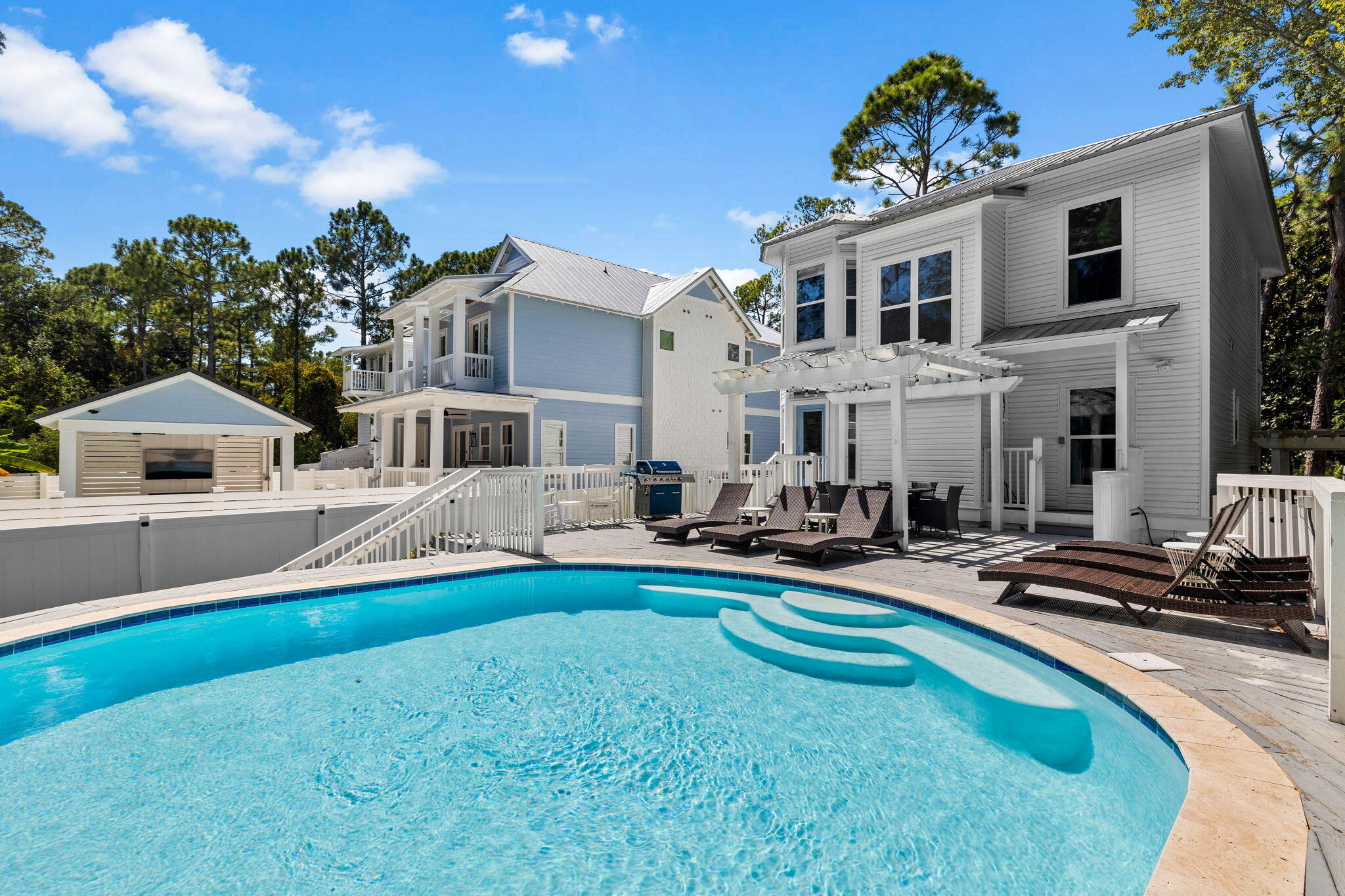 GULF SHORE MANOR - Residential