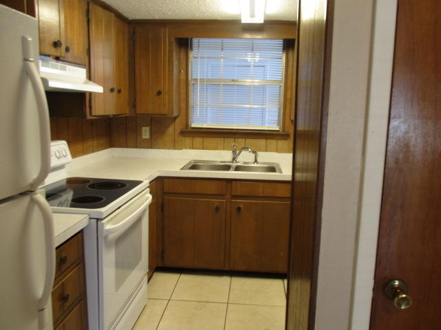 VALENCIA ARMS - Residential Lease