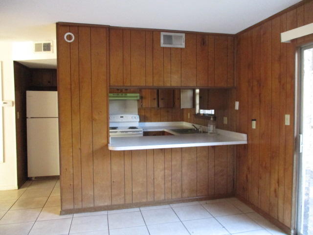 VALENCIA ARMS - Residential Lease