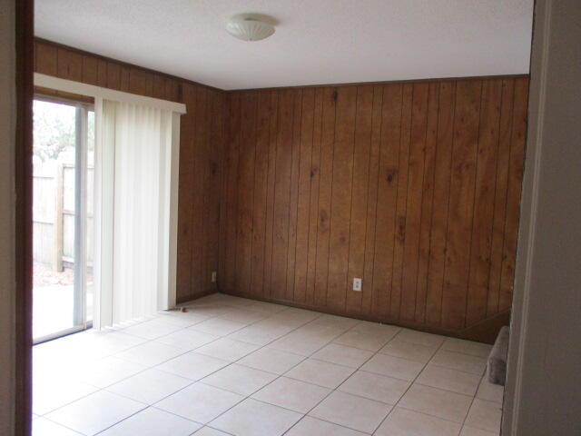 VALENCIA ARMS - Residential Lease