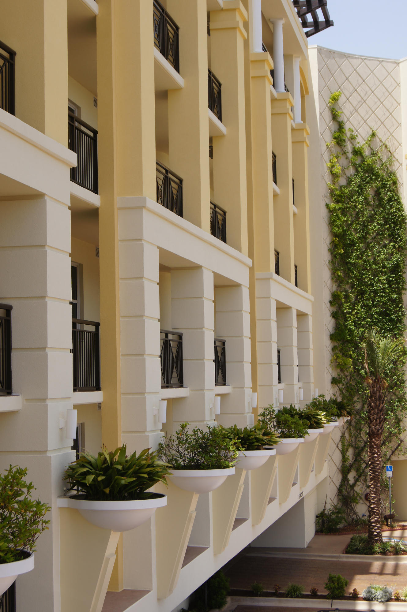 BELLA RIVA - Residential