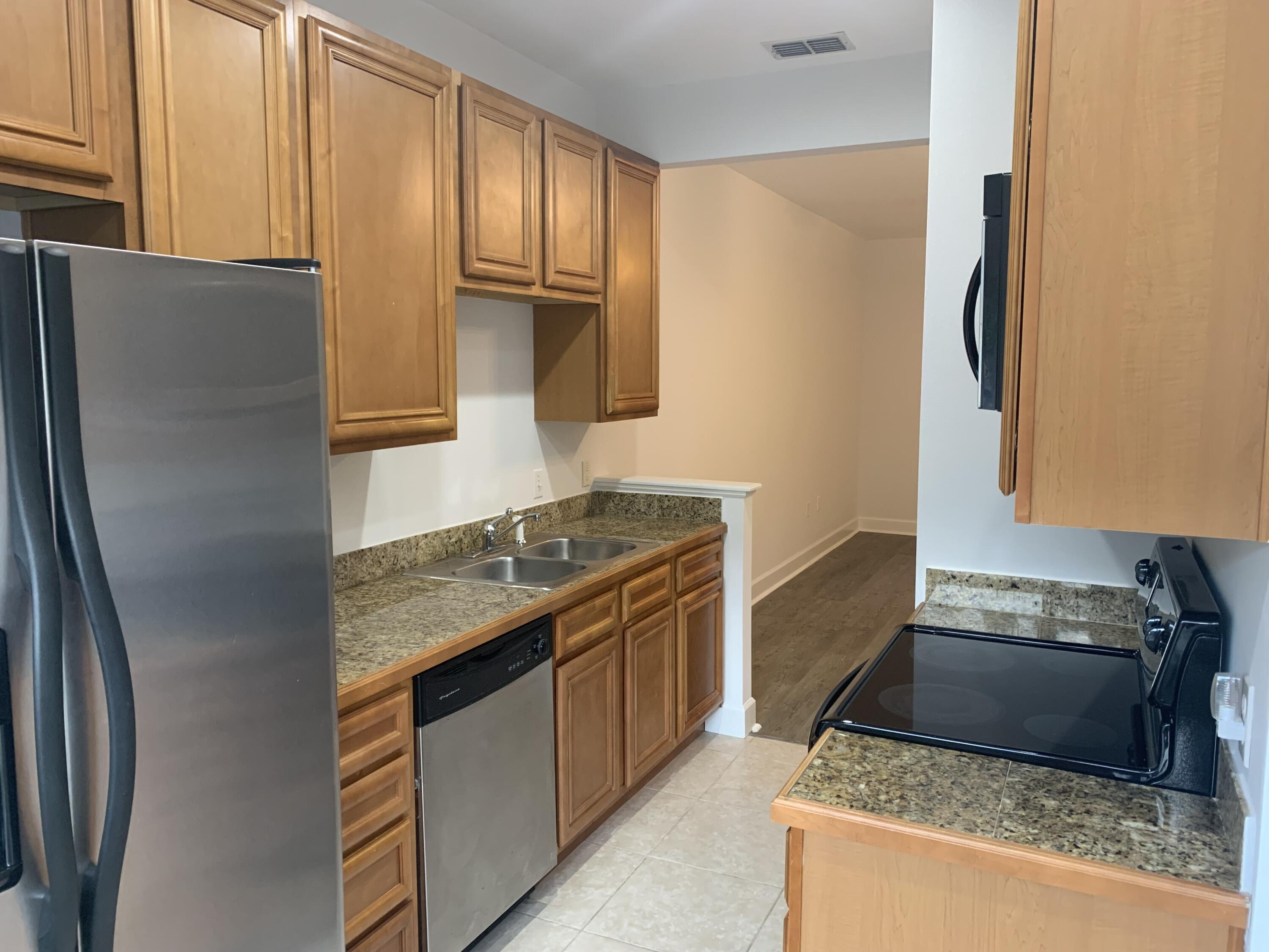 PALMS OF FREEPORT - Residential Lease