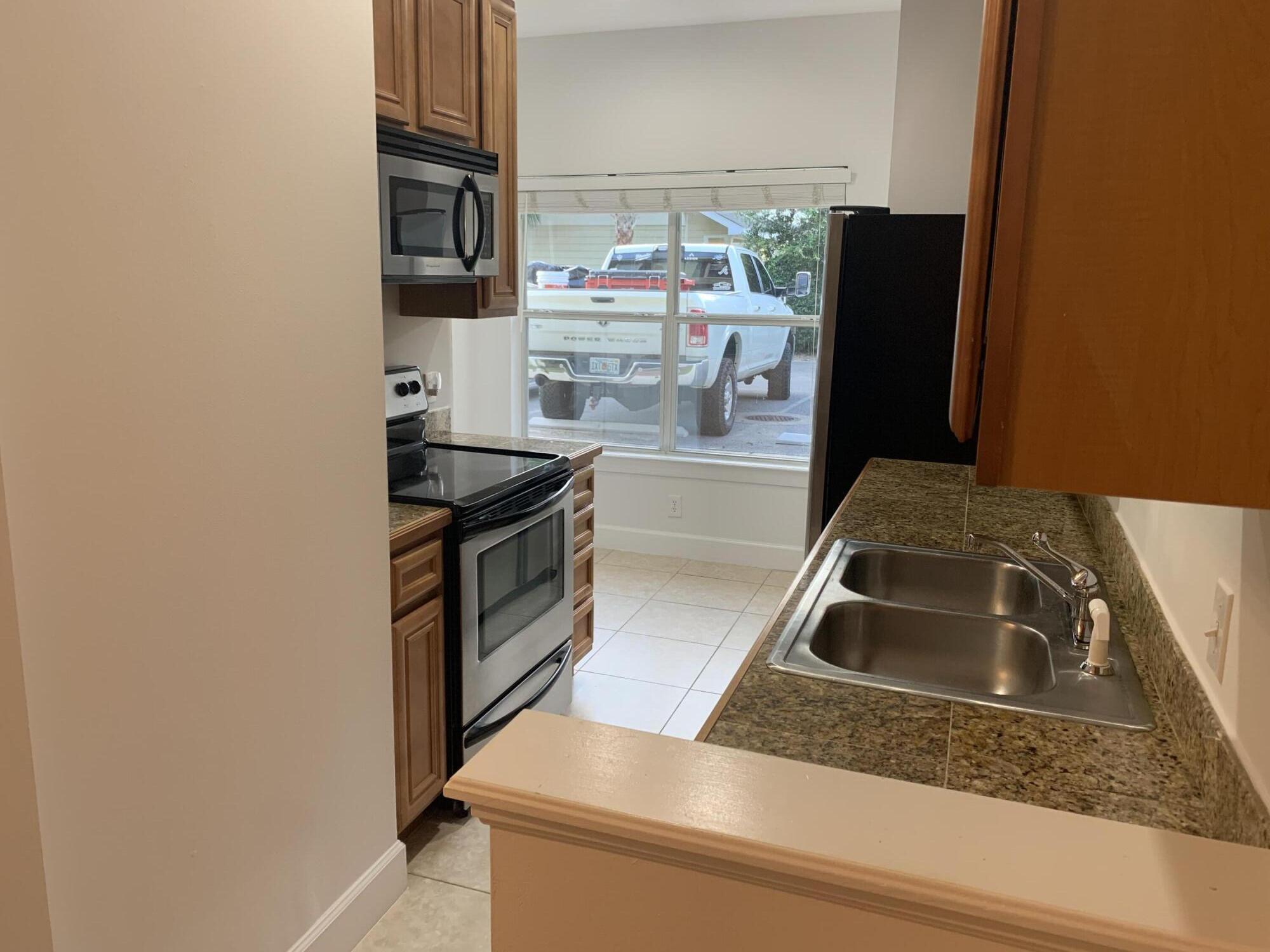 PALMS OF FREEPORT - Residential Lease