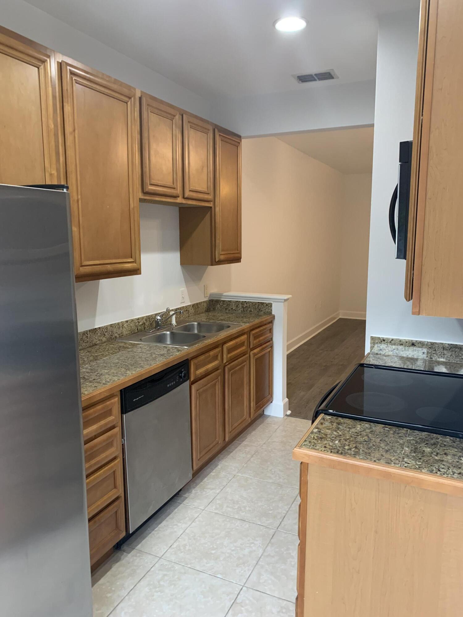 PALMS OF FREEPORT - Residential Lease