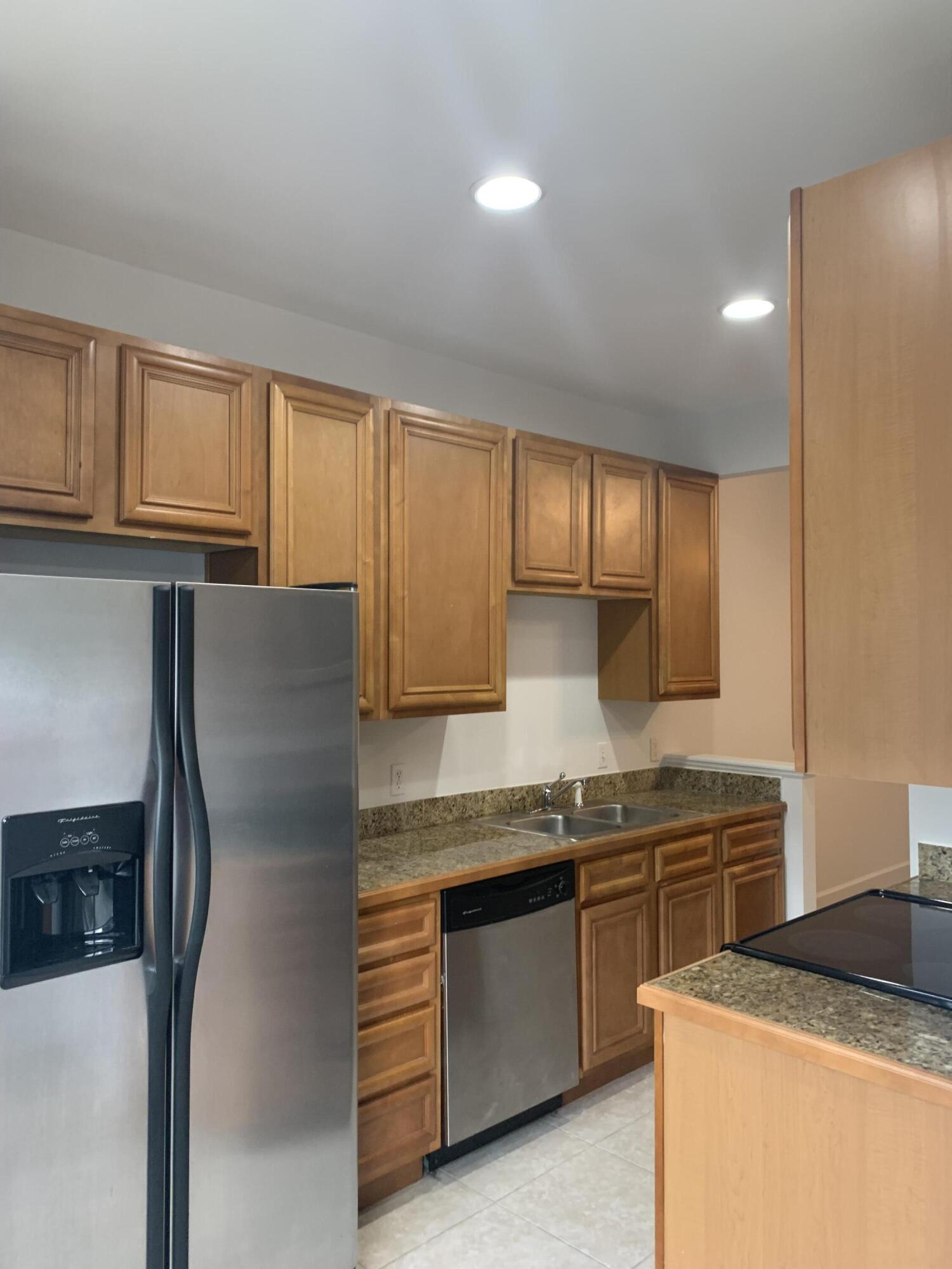 PALMS OF FREEPORT - Residential Lease