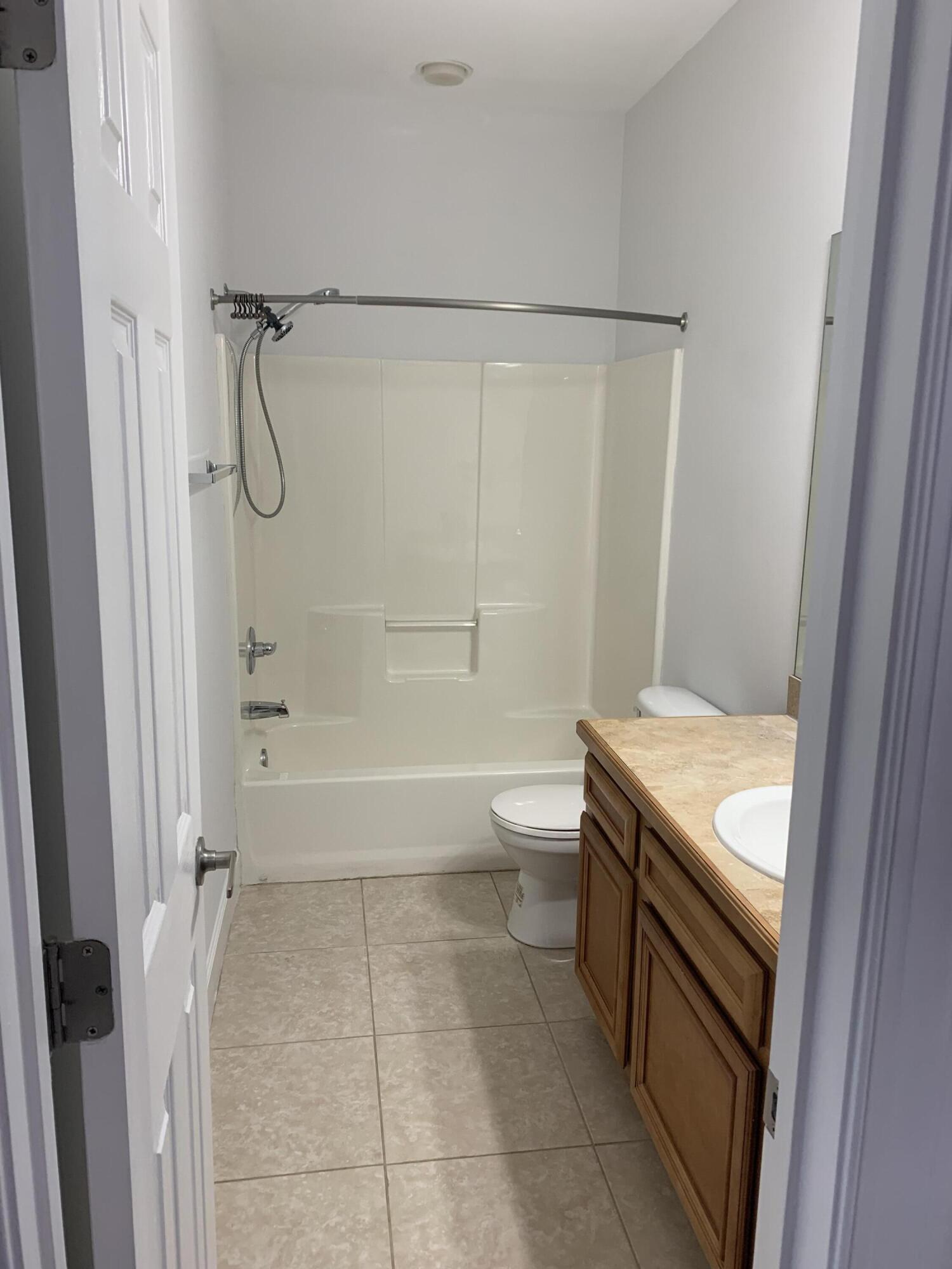 PALMS OF FREEPORT - Residential Lease