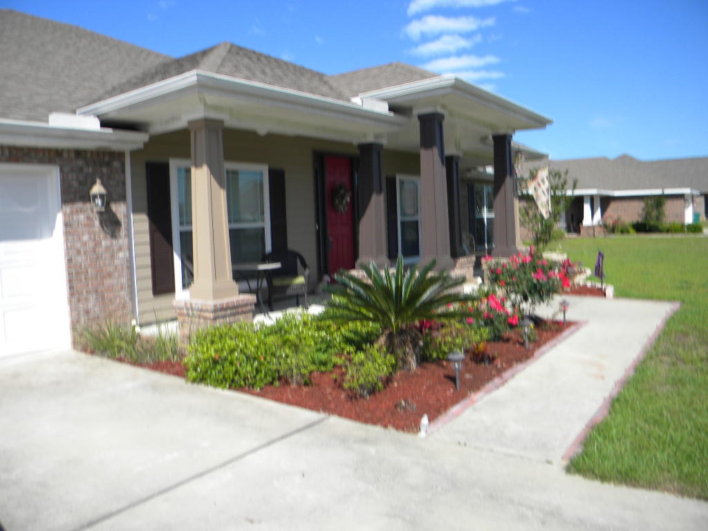 Priced to sell! Seller says sell! Craftsman style 4 bedroom 3.5 bath home conveniently located in N. Crestview and minutes to shopping, restaurants, schools, and easy work commute to all military bases. Beaufiful tiled foyer, separate dining room and office. Open kitchen with breakfast bar and island overlooking large family room. Beautiful granite counter tops with stainless appliances and wood cabinets. Walk in pantry. Split bedroom plan master bedroom. Master bath is one you don't want to miss. Open walk in tiled shower, double sinks and garden tub. All wet areas tiled as well with granite in all bathrooms. There is also a covered lanai with new 12x12 wood deck and pergola. Approximately 1/2 acre lot with privacy fenced backyard. Sprinkler system as well. Home warranty provided.